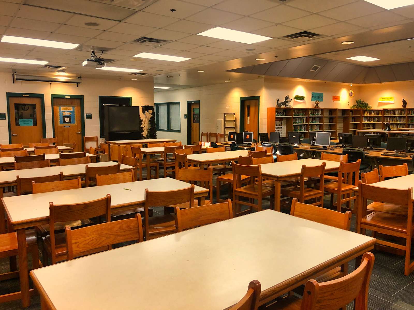 Rent a Library (Medium) in Clermont FL 34711