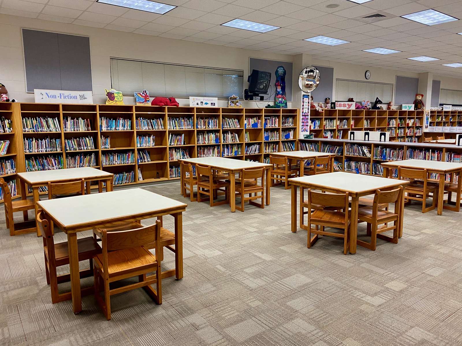 Rent a Library (Small) in Astatula FL 34705