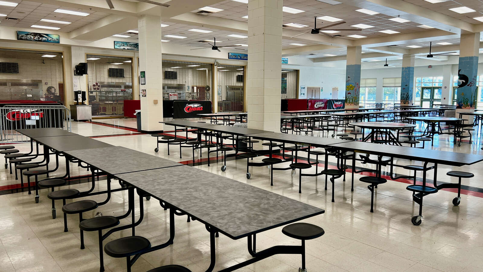 Rent a Cafeteria (Large) in New Smyrna Beach FL 32168