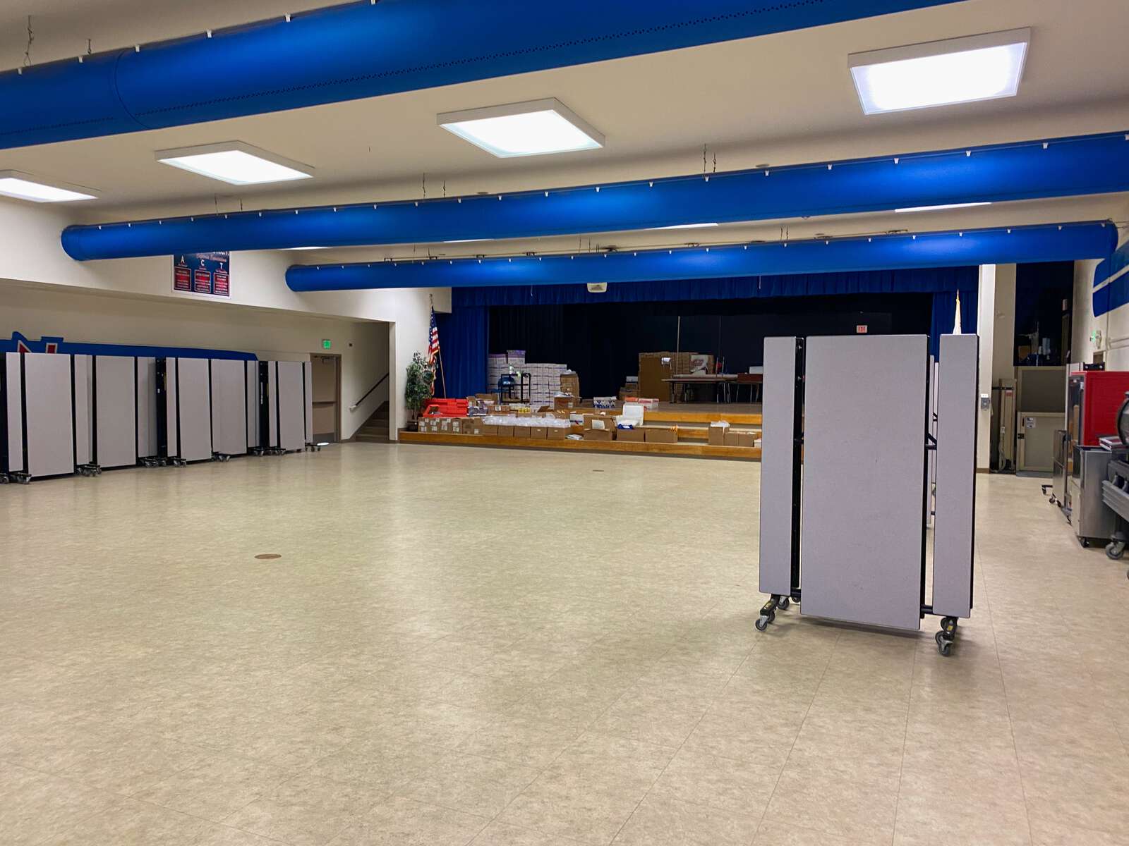 Rent a Cafeteria (Medium) in Bakersfield CA 93306