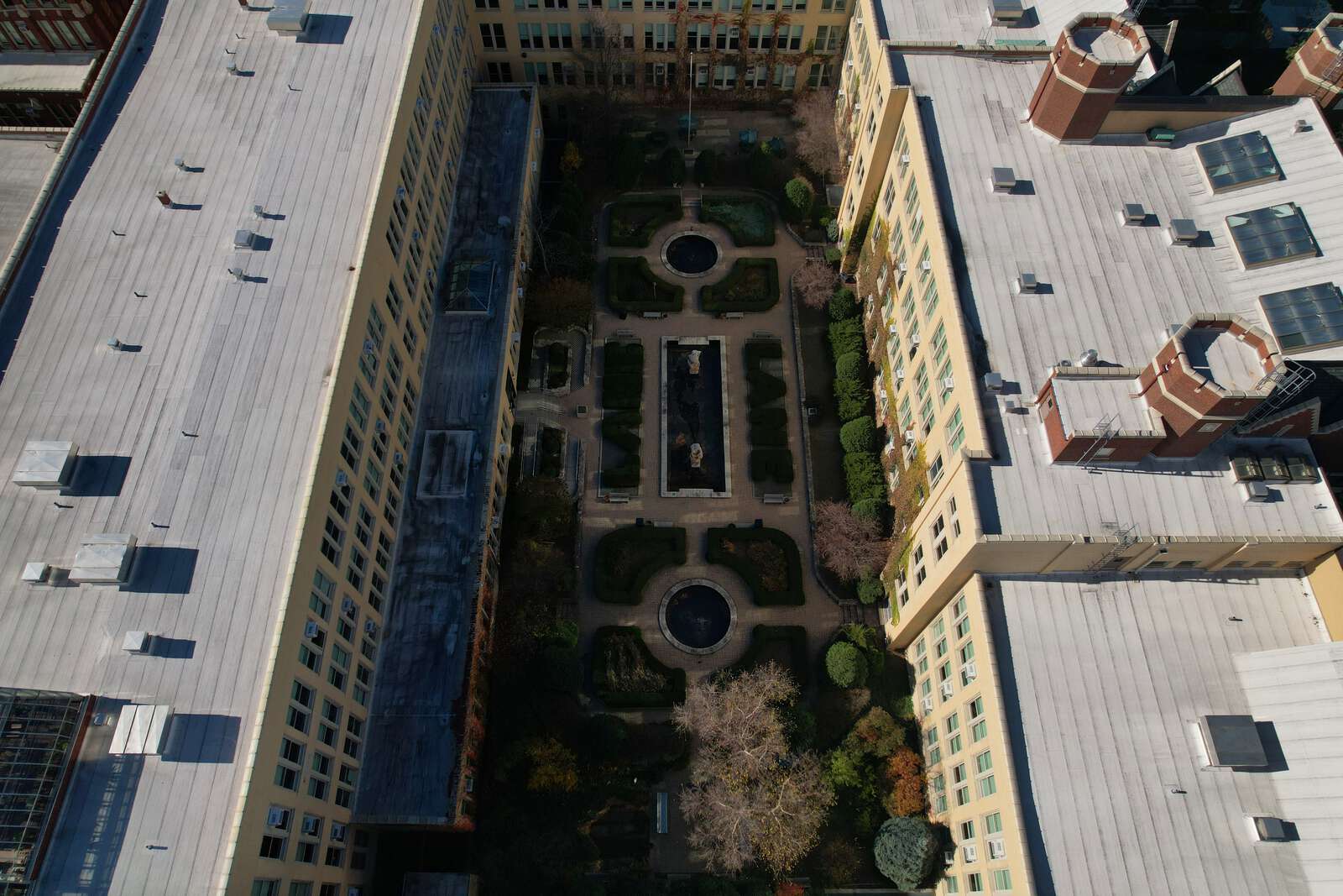 Rent a Outdoor Area in Chicago IL 60618