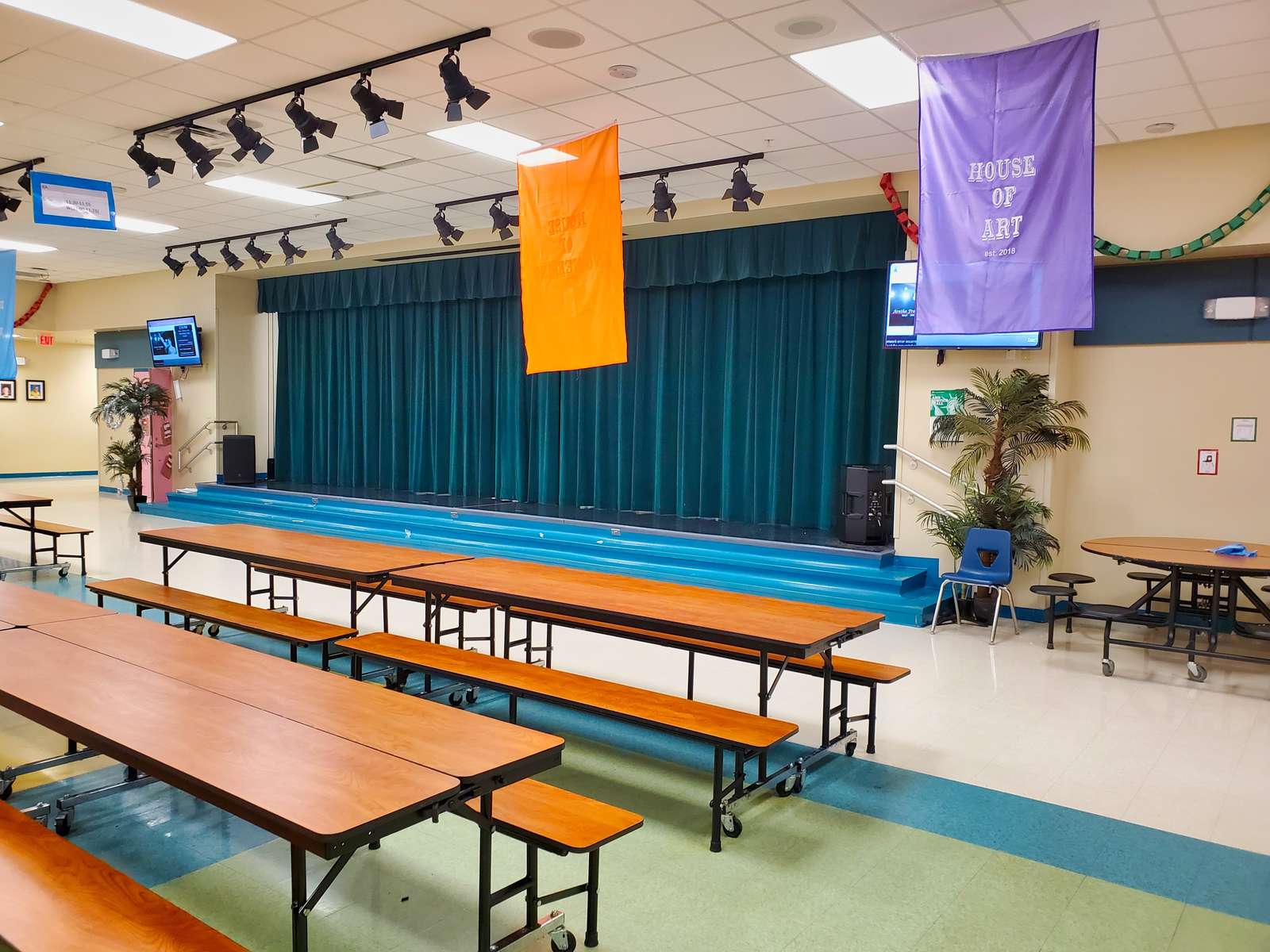 Rent A Cafeteria Small In Apopka FL 32712