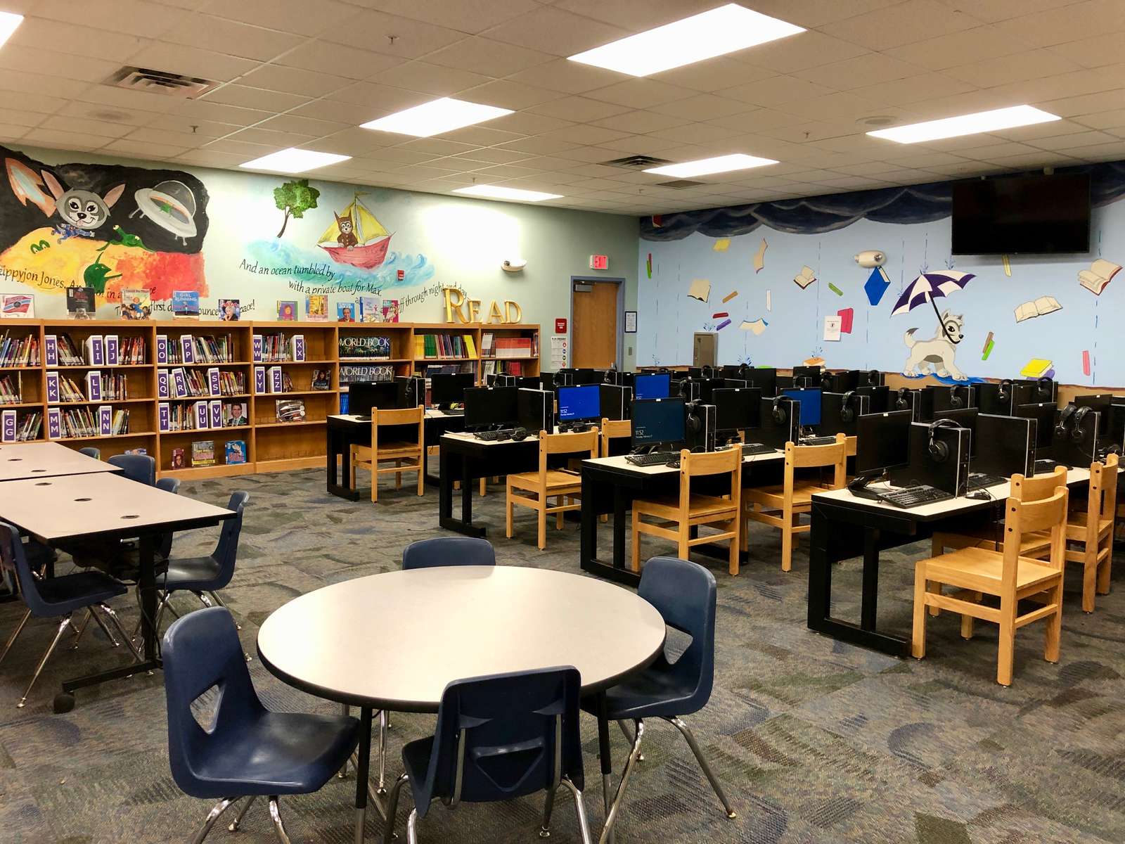 Rent a Library (Small) in Orlando FL 32828