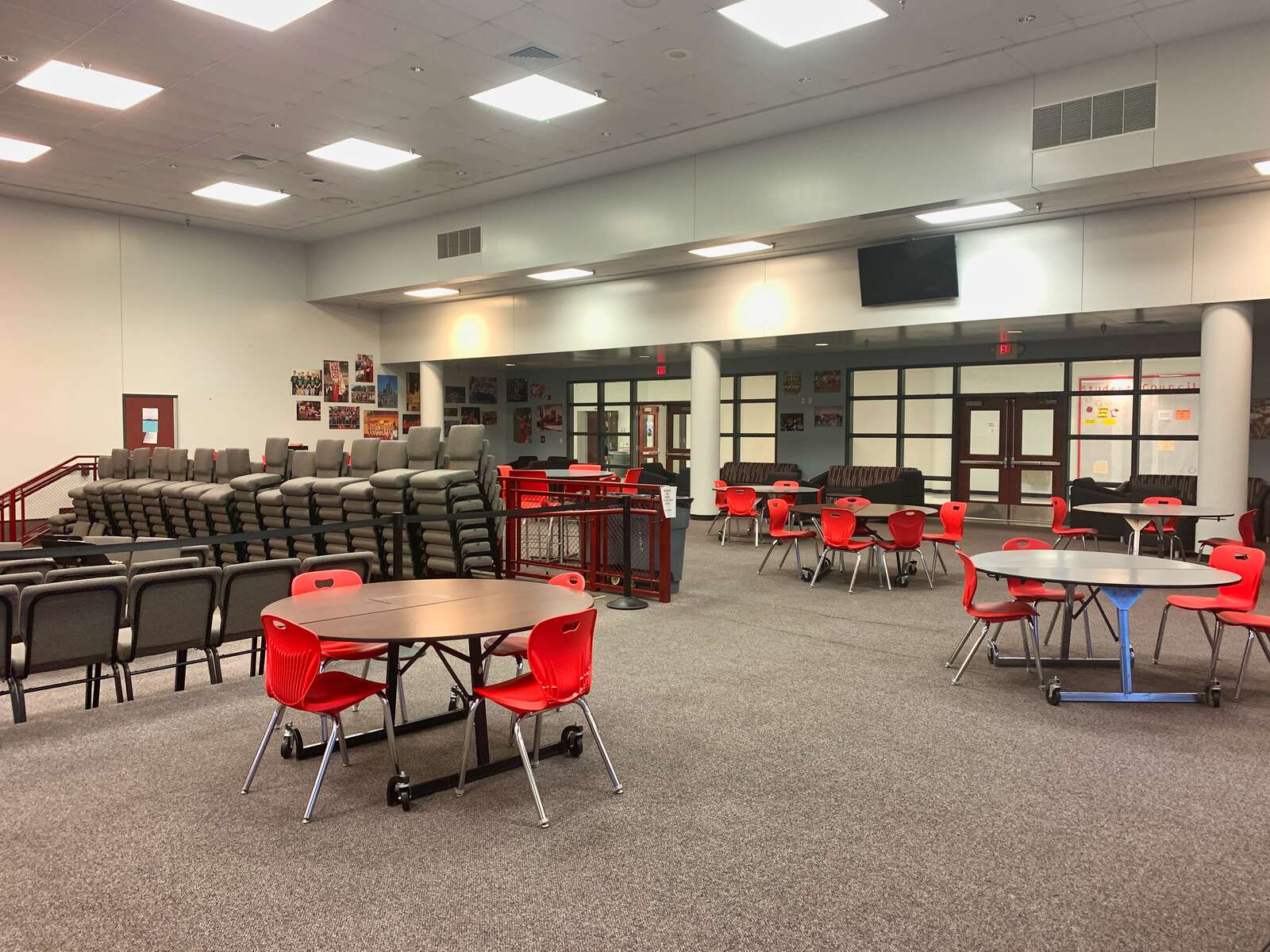 Rent a Cafeteria (Large) in Warrenton MO 63383