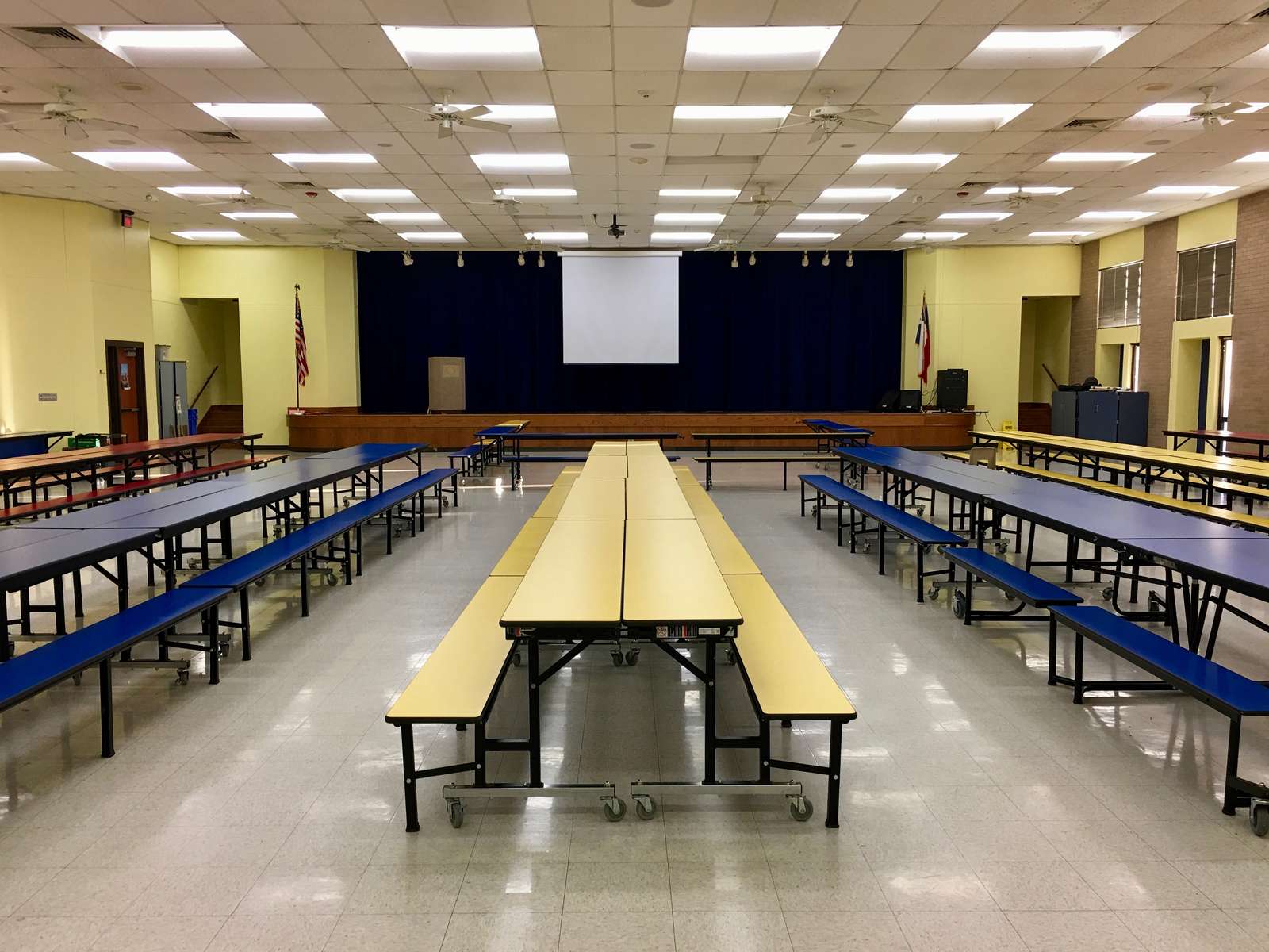 Rent a Cafeteria (Small) in Lockhart TX 78644