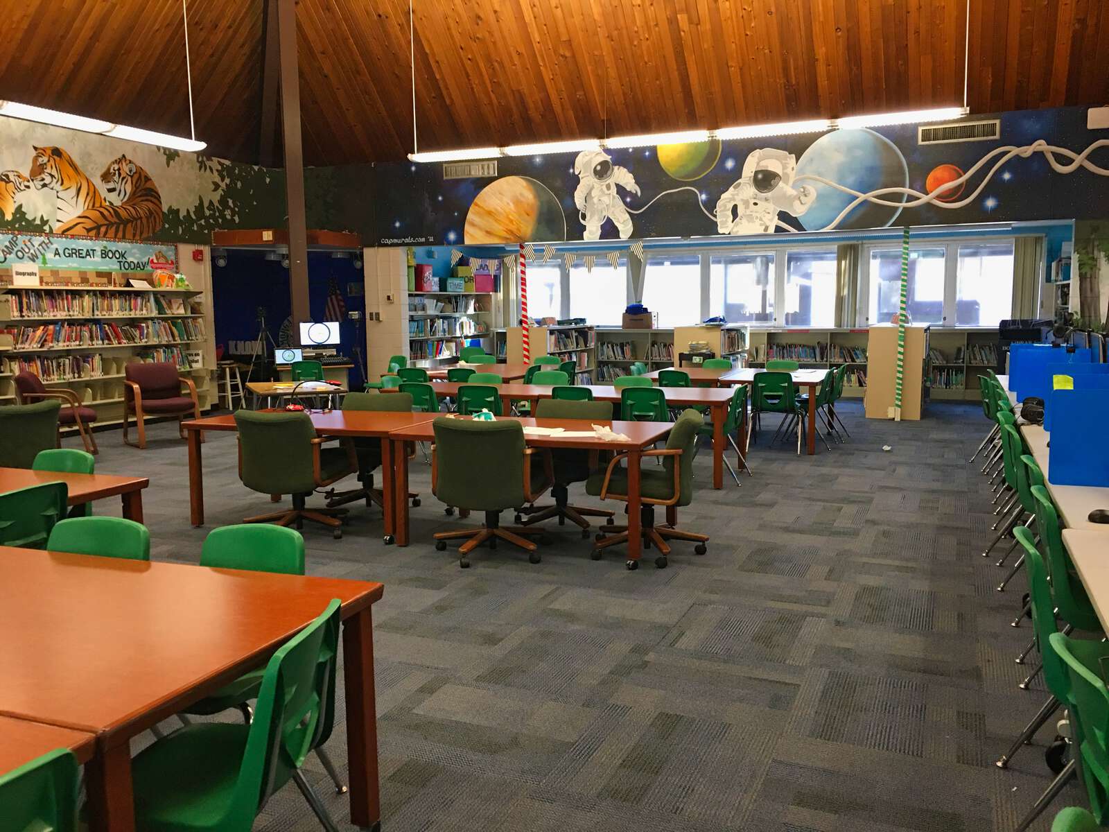 Rent a Library (Small) in Tampa FL 33634