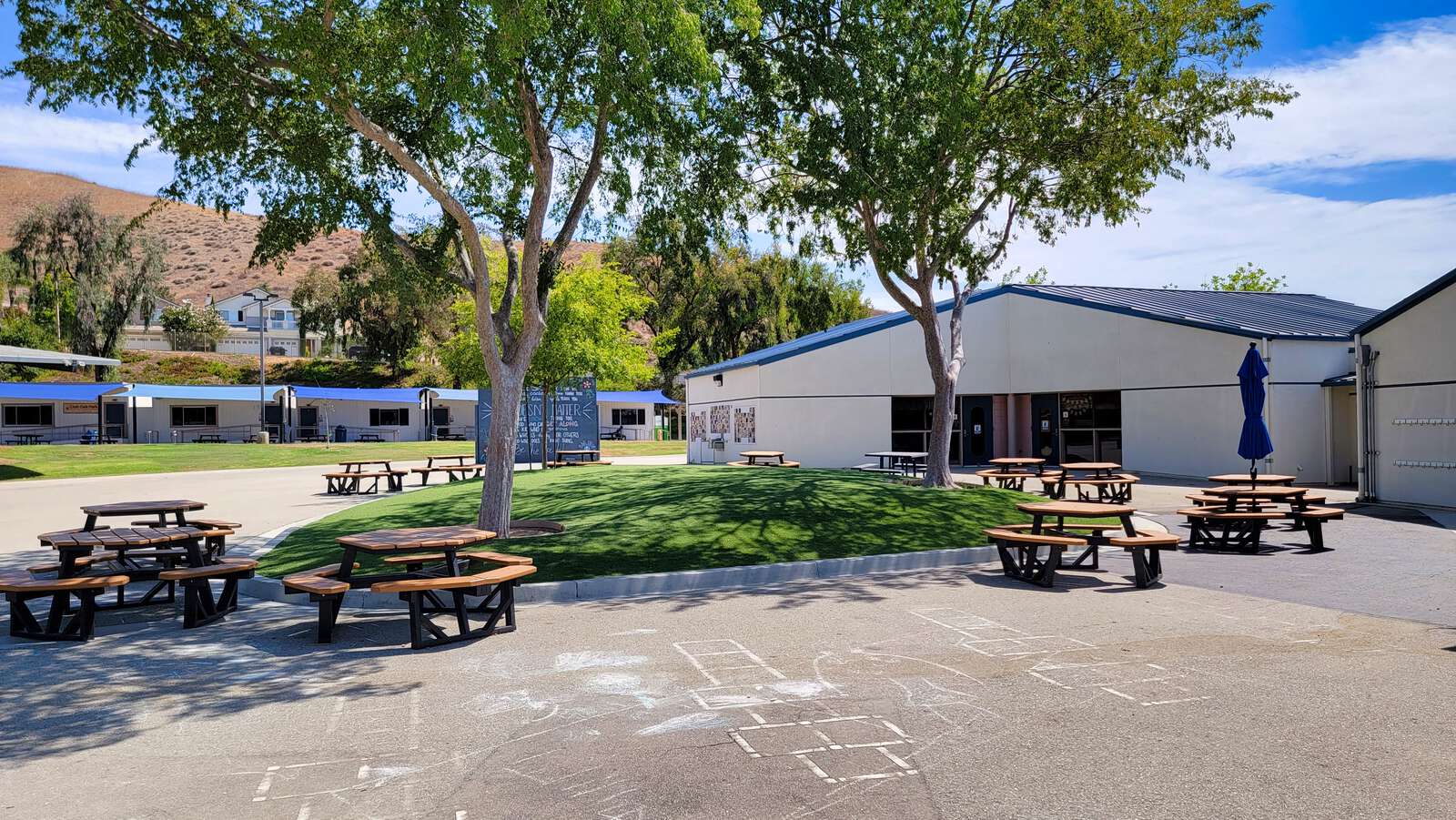 Rent a Outdoor Area in Oak Park CA 91377