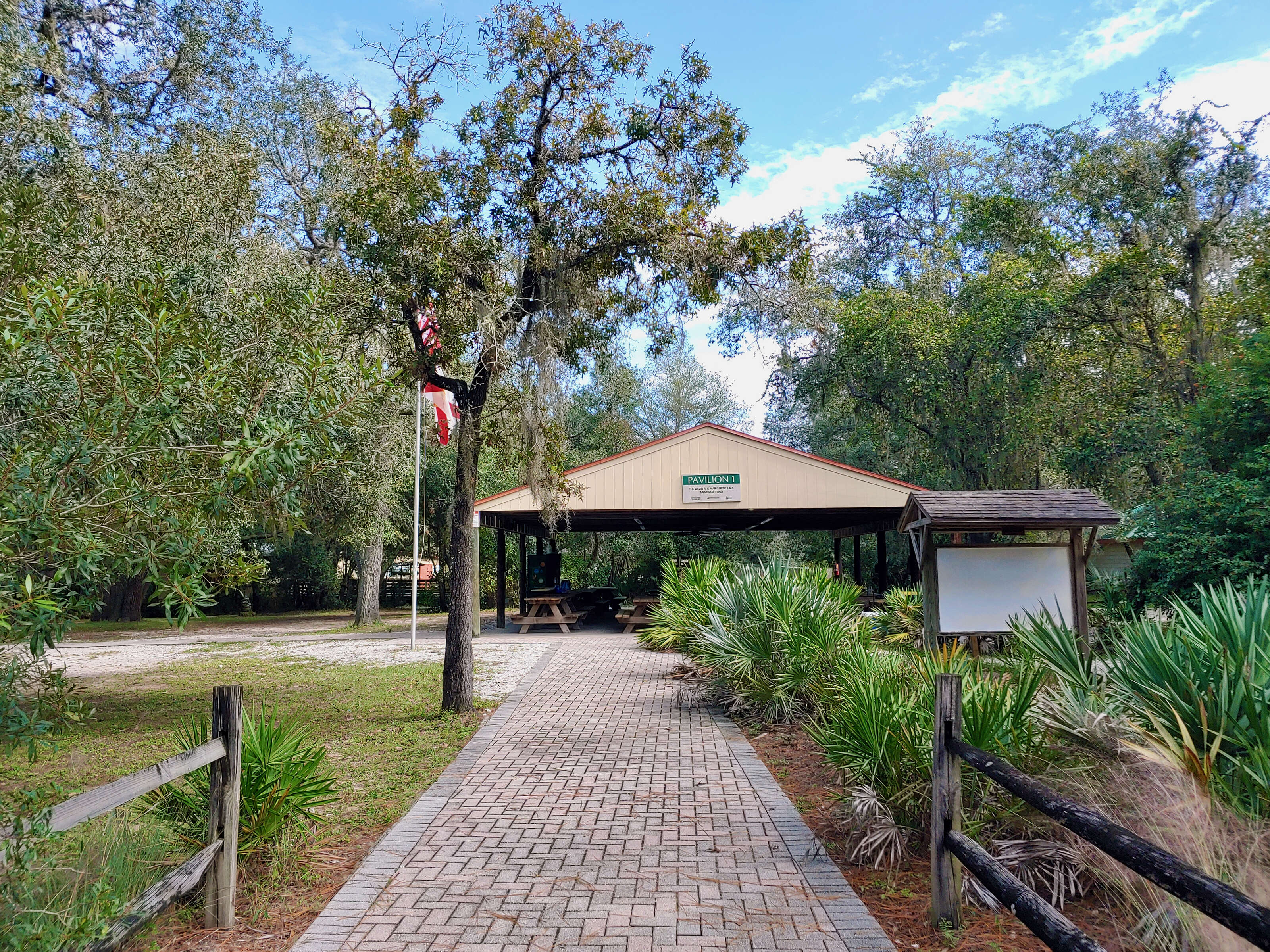 Rent a Outdoor Area in Thonotosassa FL 33592