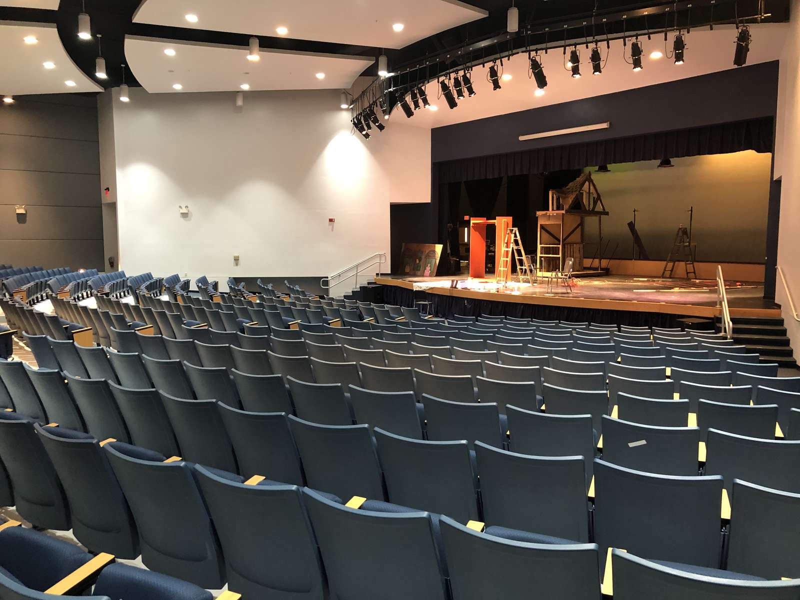 Rent a Theater in Davenport FL 33837