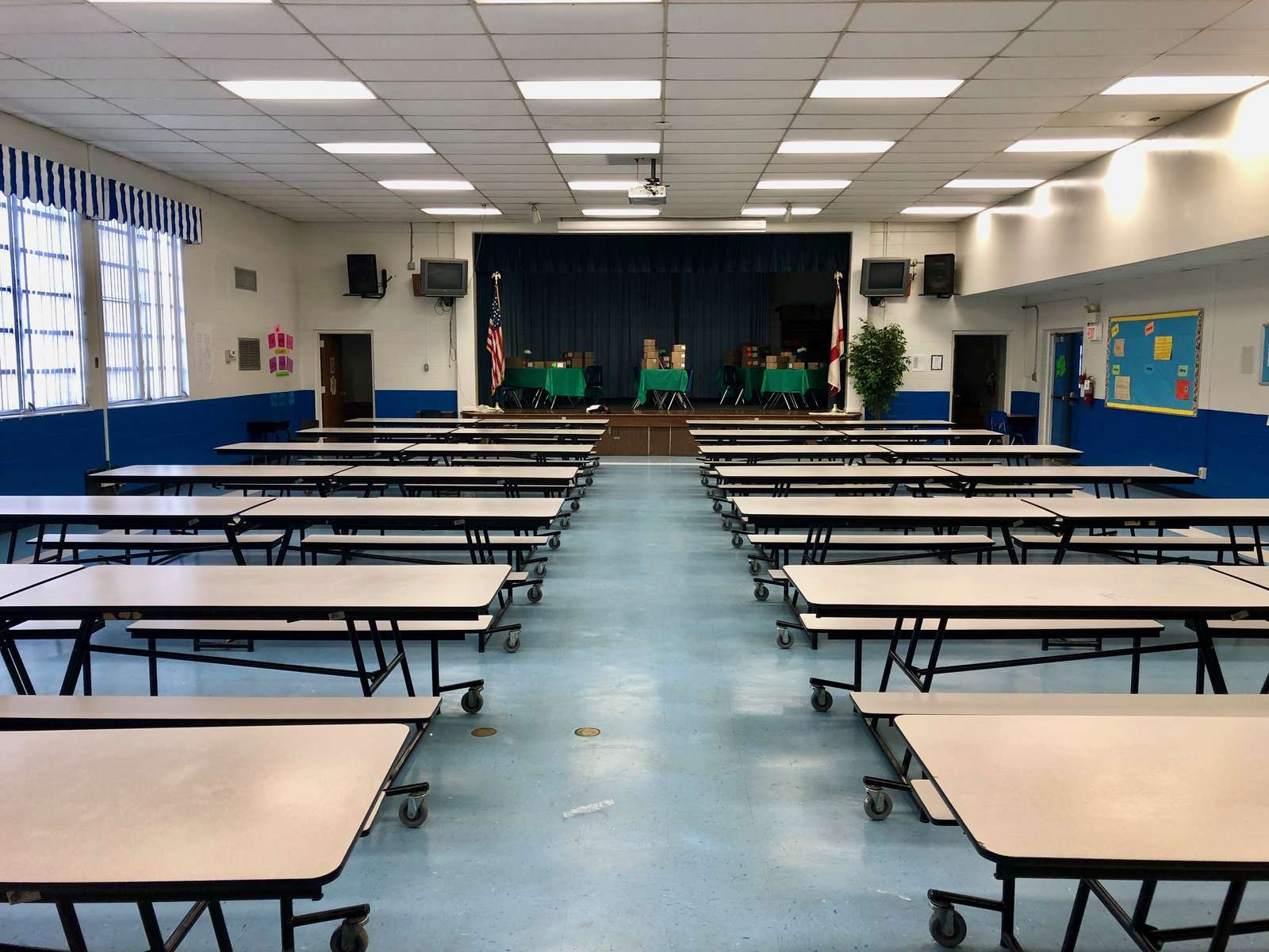 Rent a Cafeteria (Small) in Mulberry FL 33860