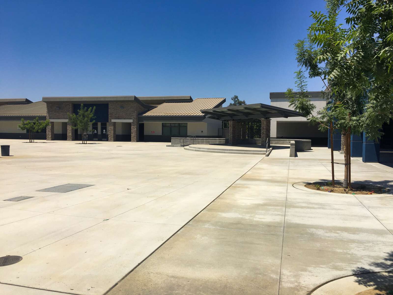 Rent a Outdoor Area in Visalia CA 93291