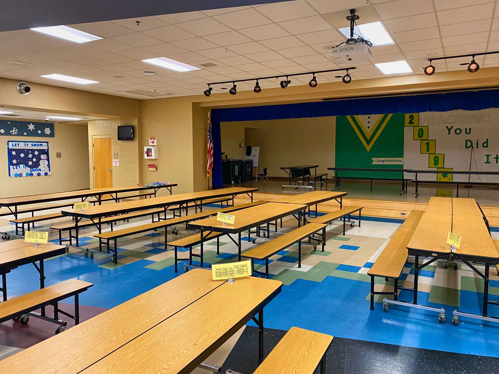 Rent a Cafeteria (Small) in Minneola FL 32778