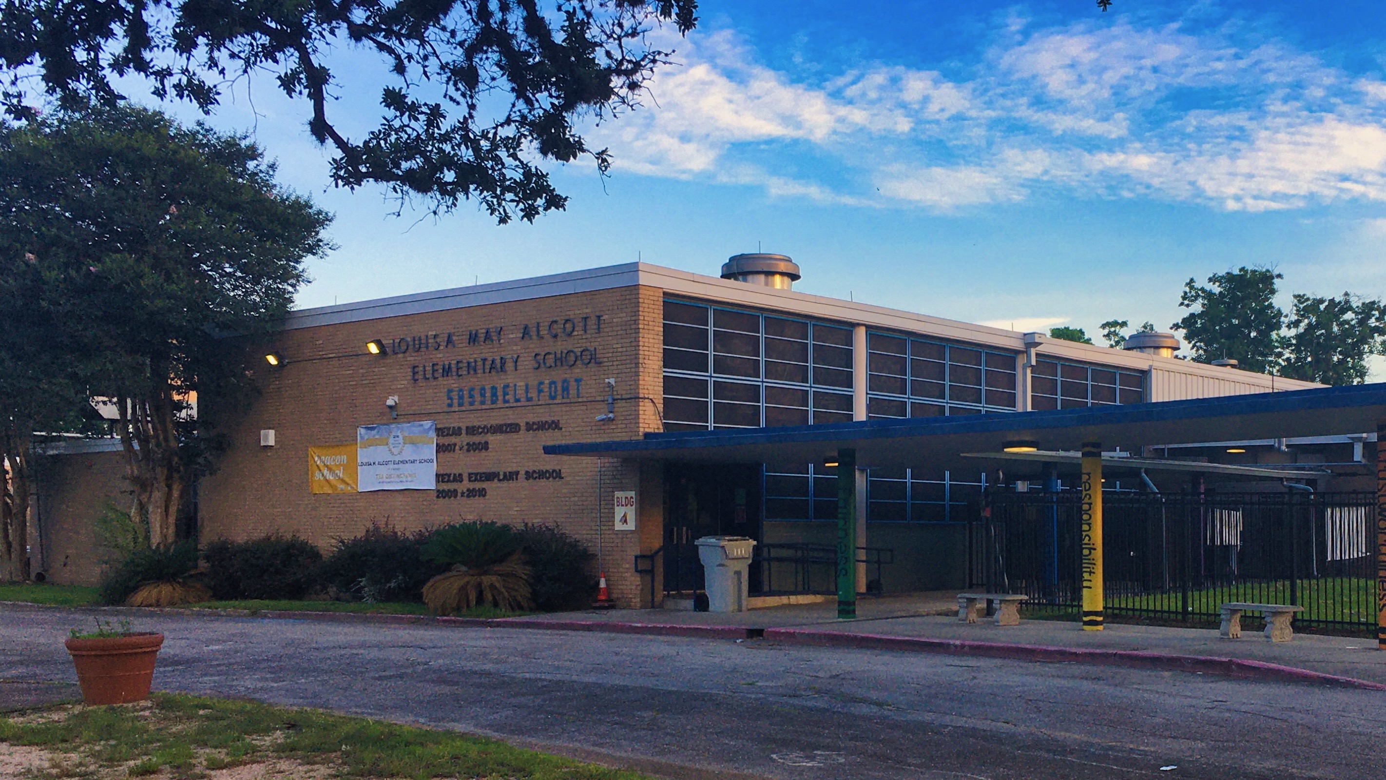 Alcott Elementary logo