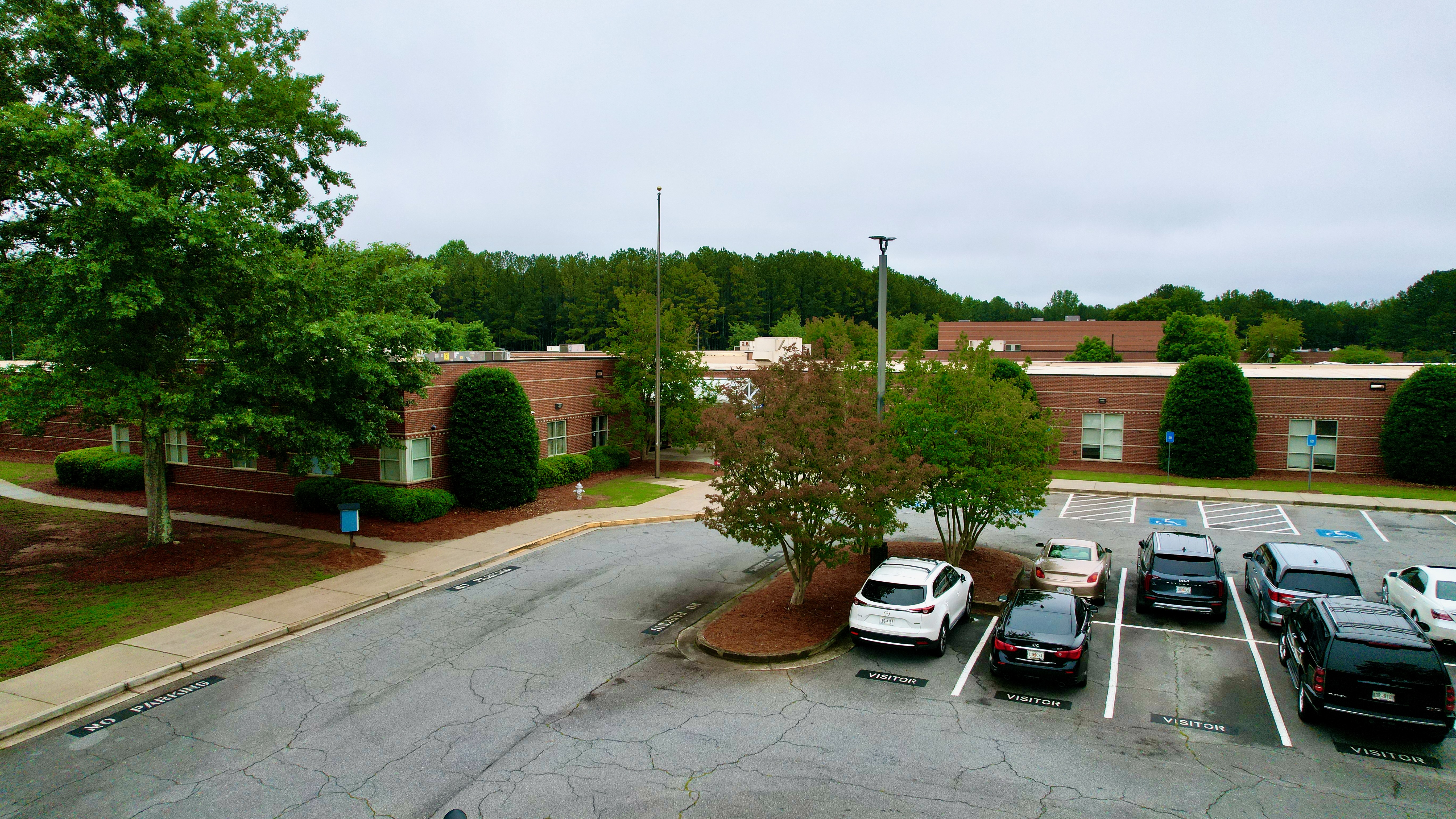 Crews Middle School logo