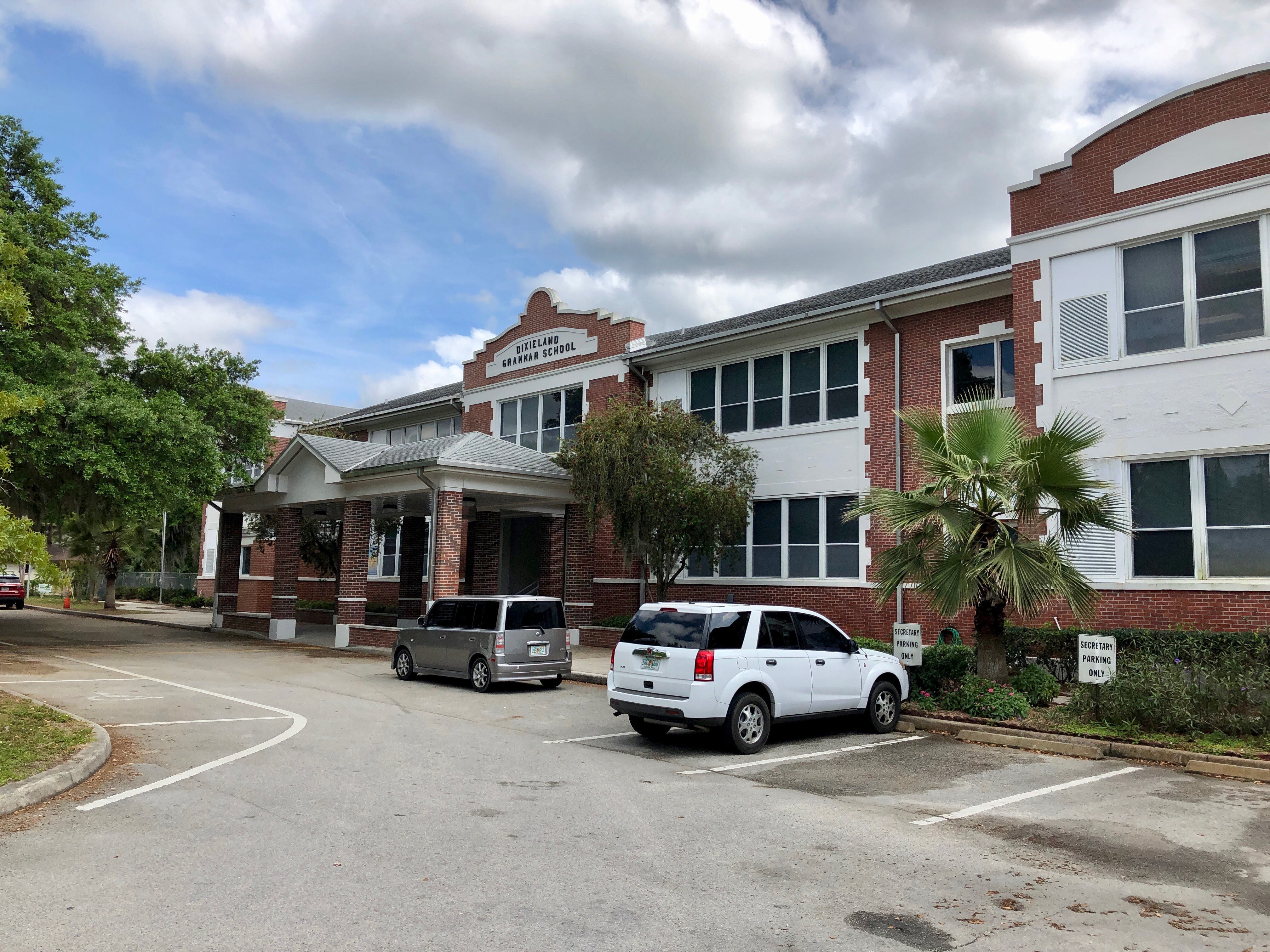 Dixieland Elementary School