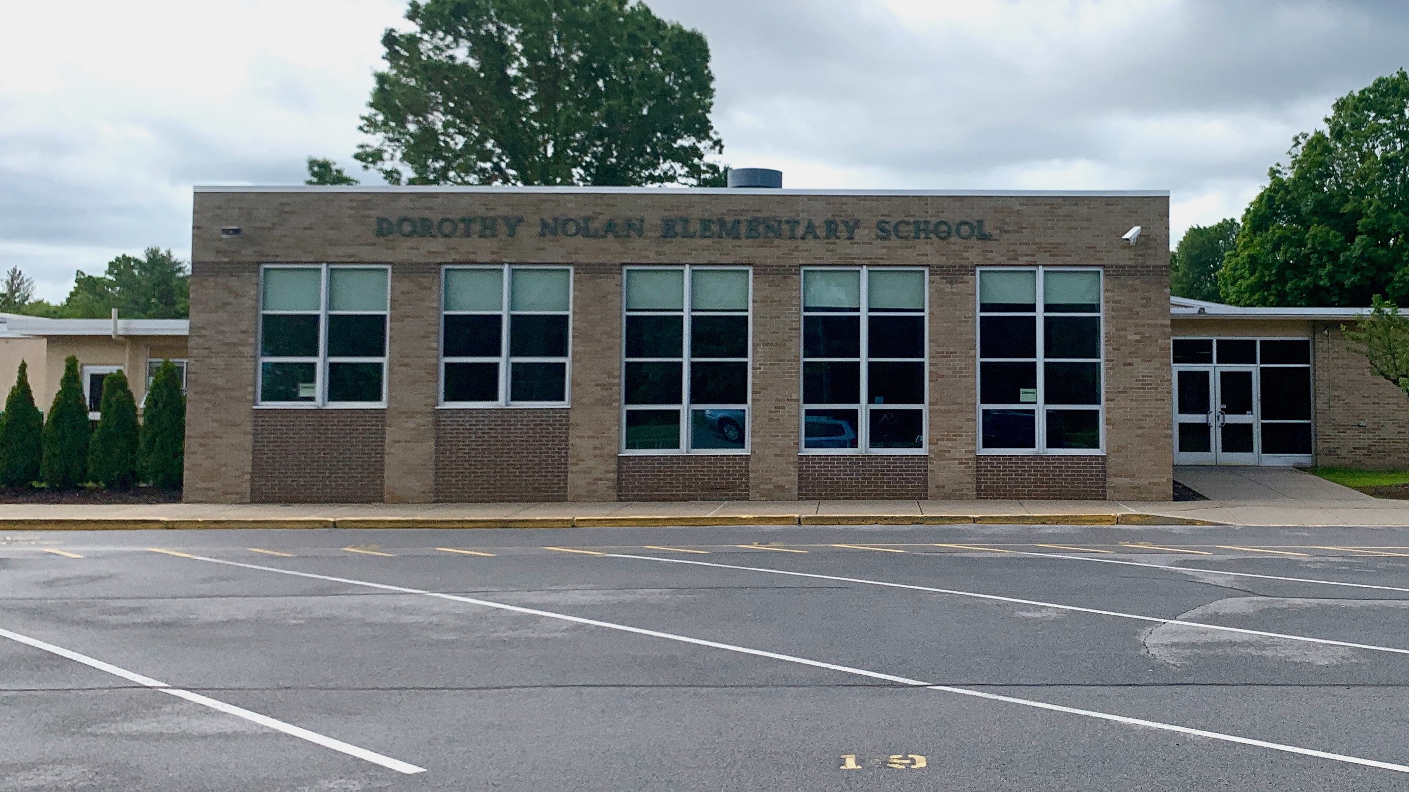 Dorothy Nolan Elementary School logo