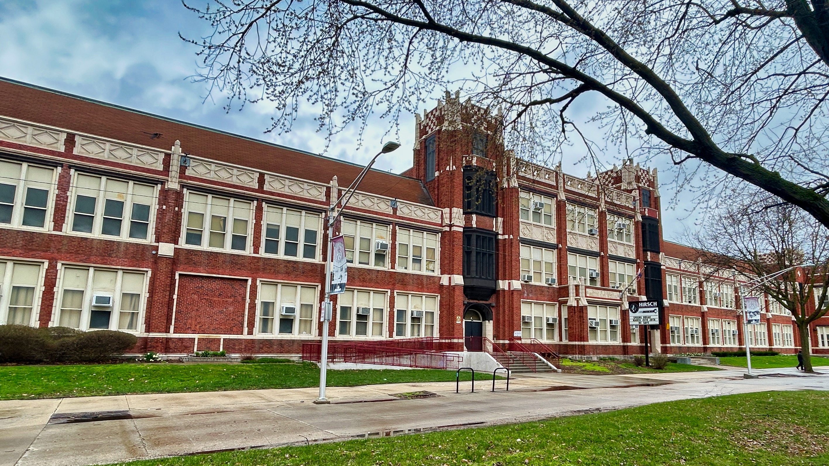 Hirsch - Emil G. Hirsch Metropolitan High School