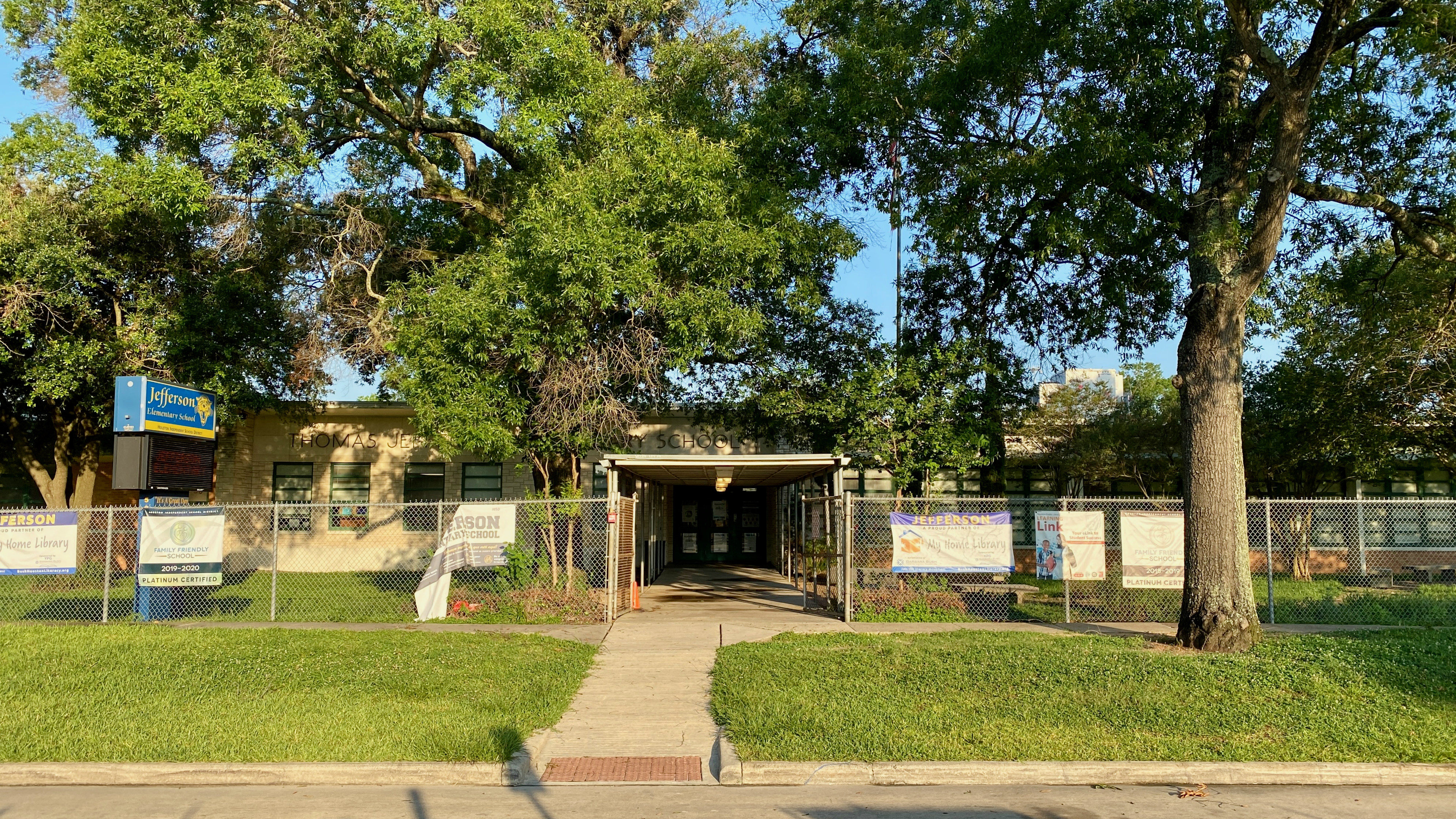 Jefferson Elementary logo