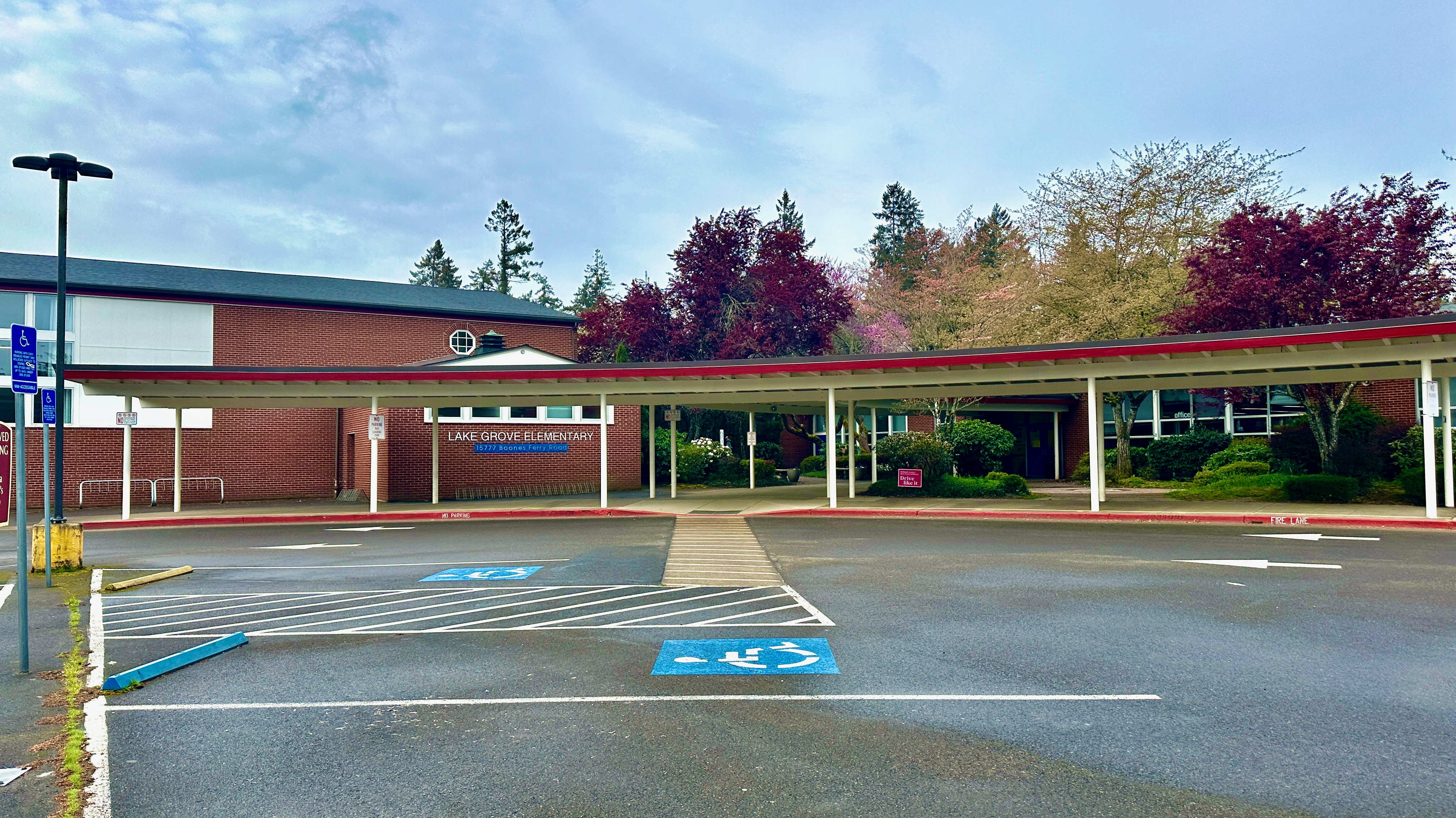 Lake Grove Elementary School