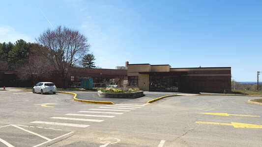Amherst-Pelham Regional Public Schools in Amherst Massachusetts Slideshow Image 3
