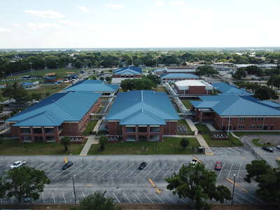 Winter Haven Senior High School image