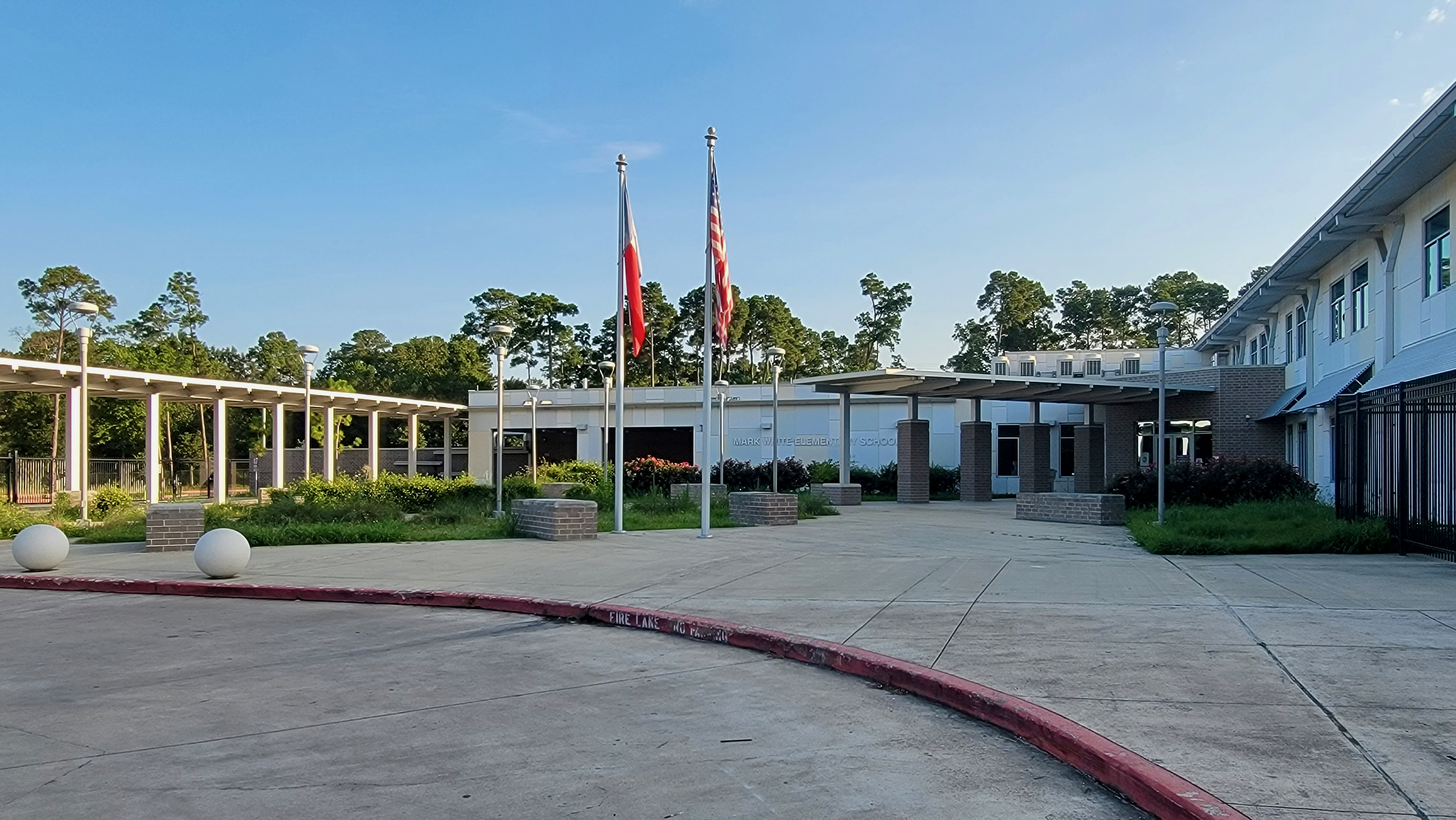 Mark White Elementary logo