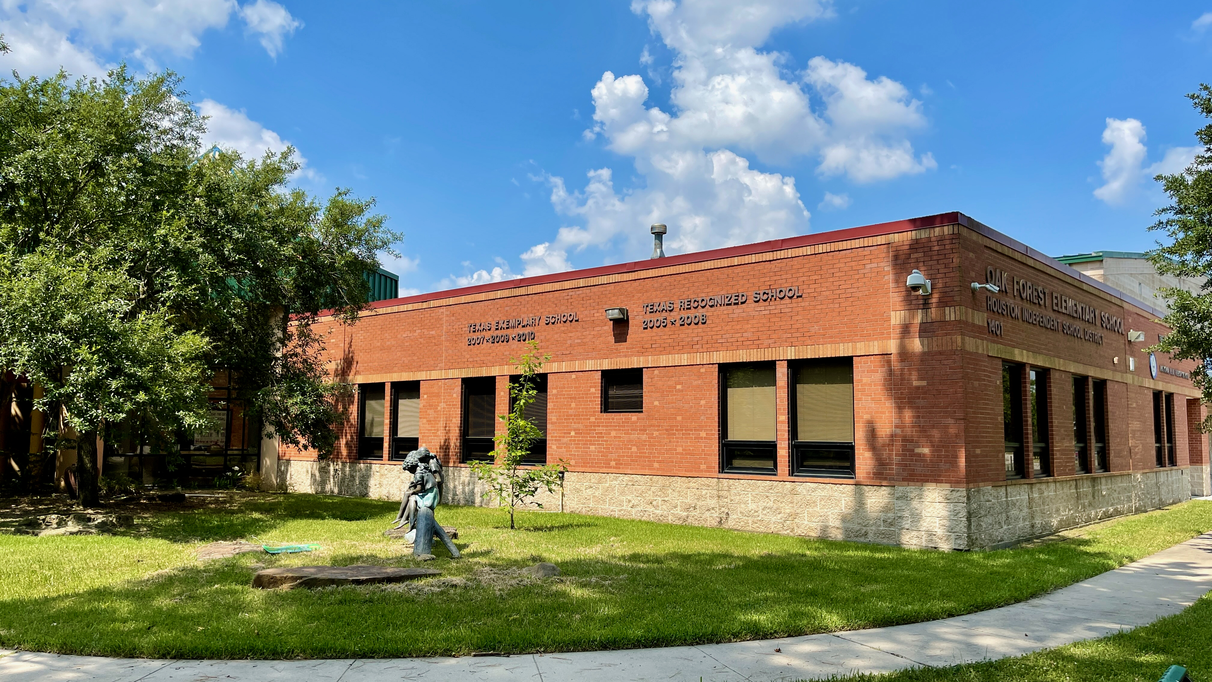 Oak Forest Elementary logo