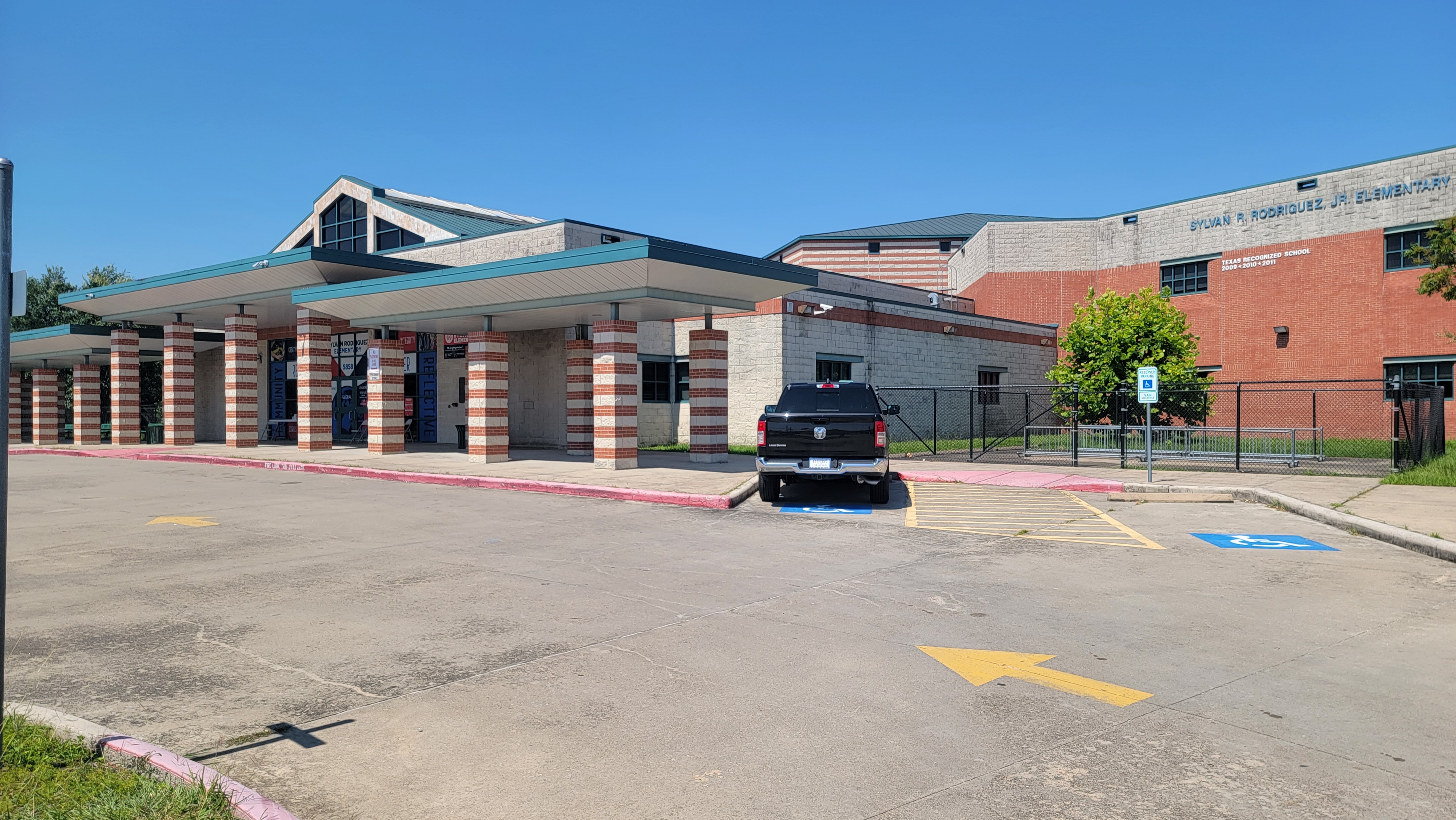 Rodriguez Elementary logo