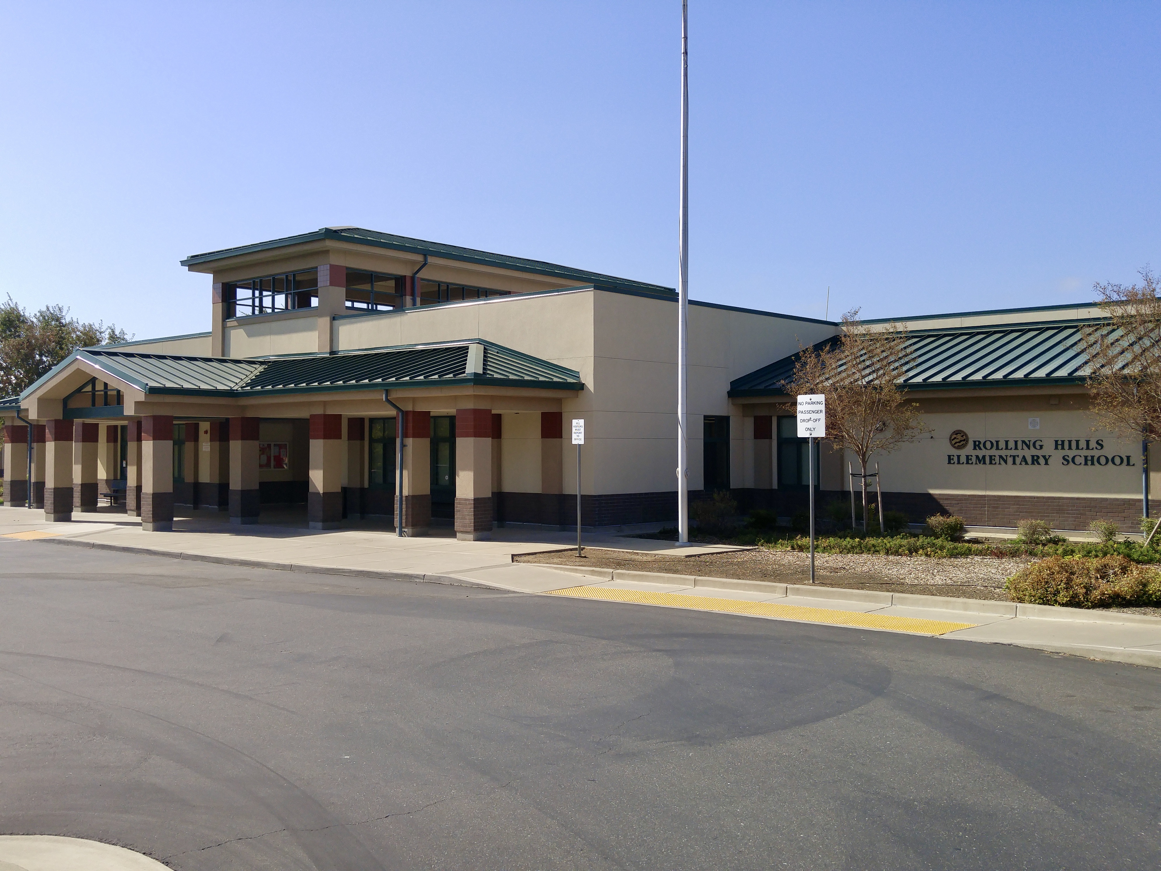 Rolling Hills Elementary School (FUSD) logo