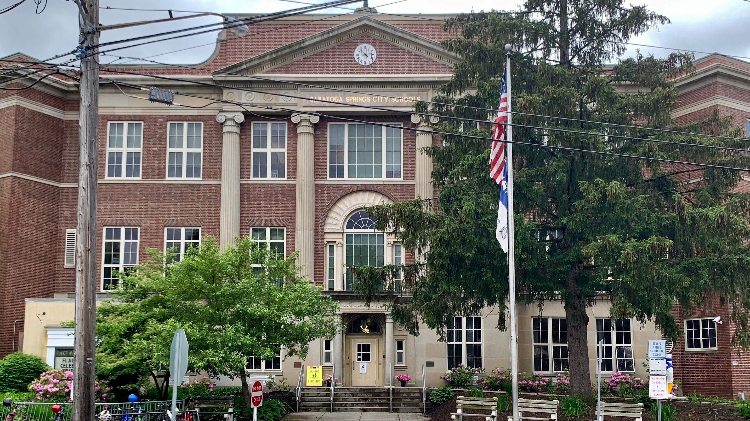 Saratoga Springs City School District logo