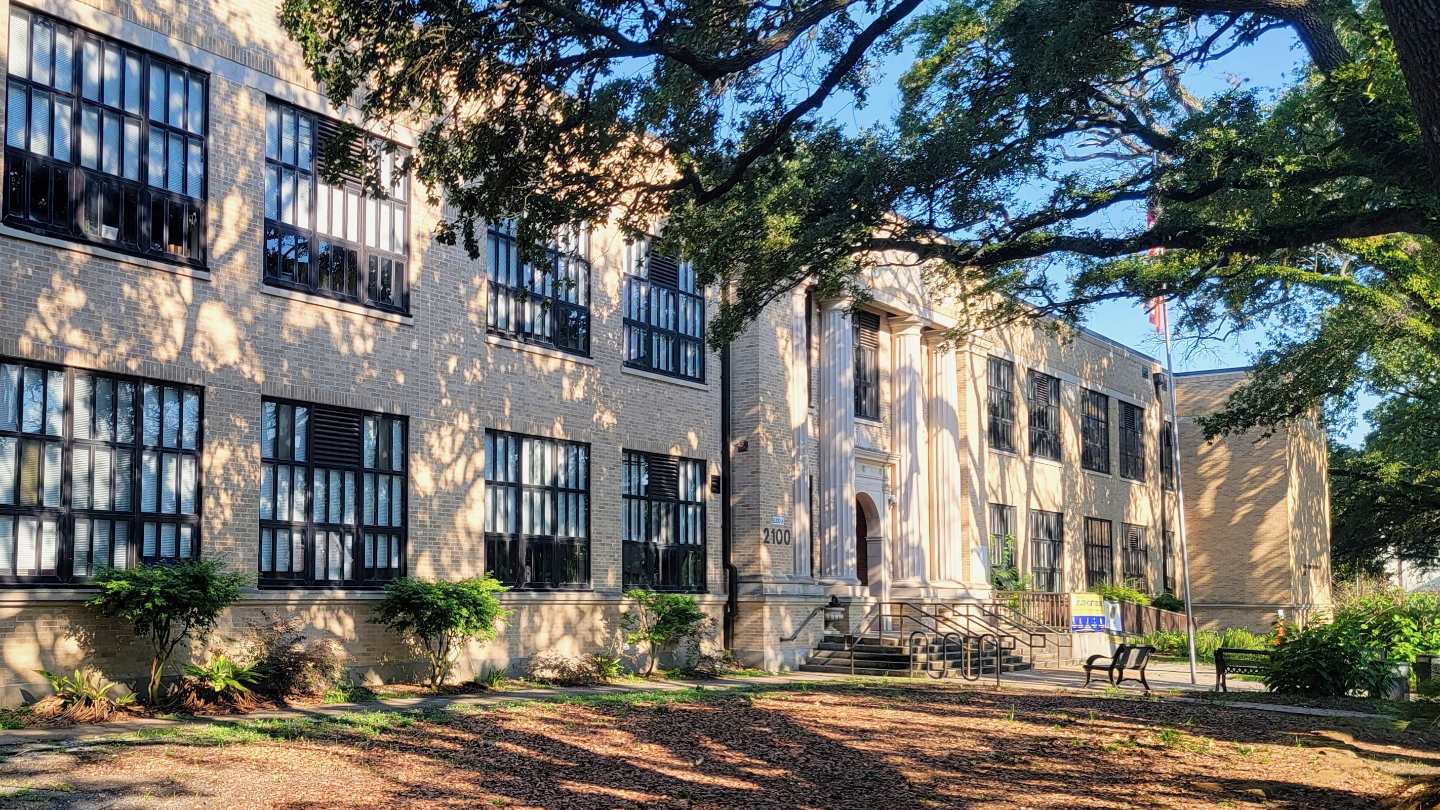 Baker Montessori logo