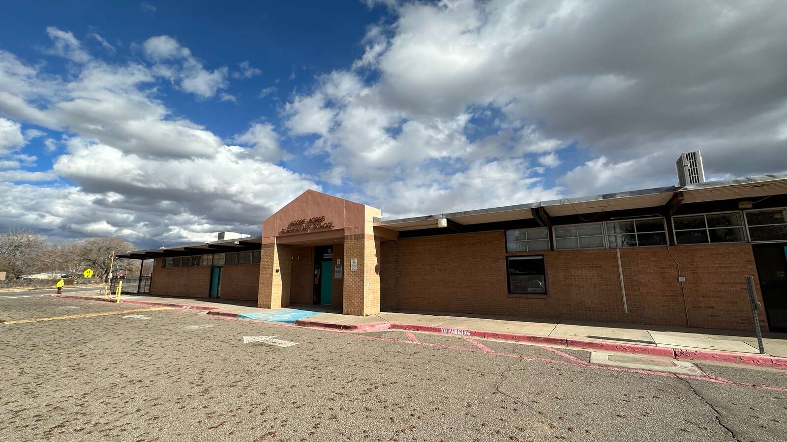 Adobe Acres Elementary School in Albuquerque New Mexico Hero Image