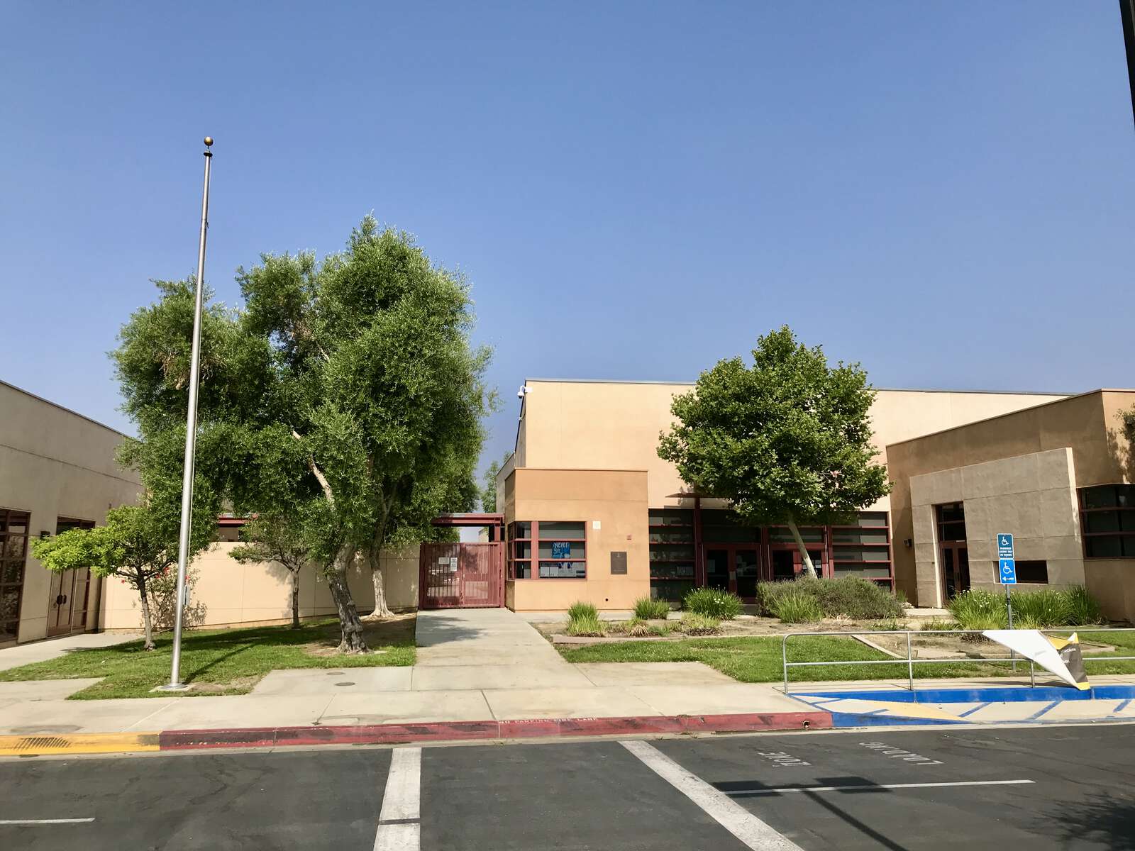 Almond Elementary School in Fontana California Hero Image