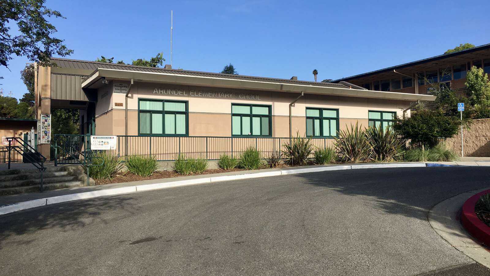 Arundel Elementary School in San Carlos California Hero Image