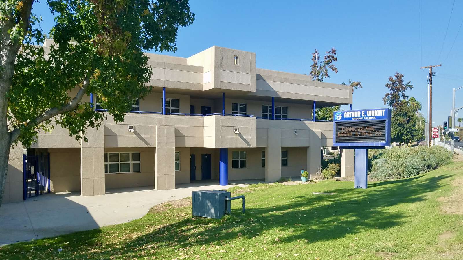 Arthur E. Wright Middle School in Calabasas California Hero Image