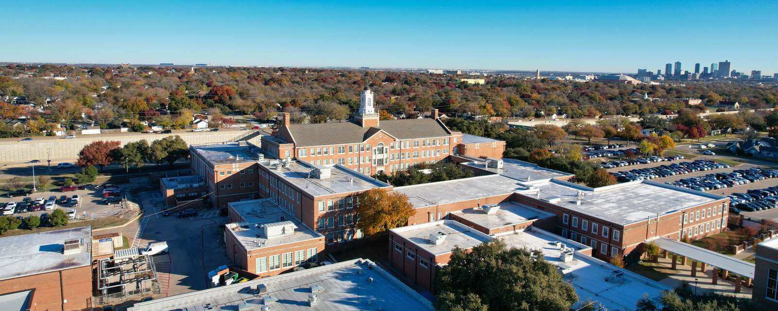 Arlington Heights High School in Fort Worth Texas Hero Image