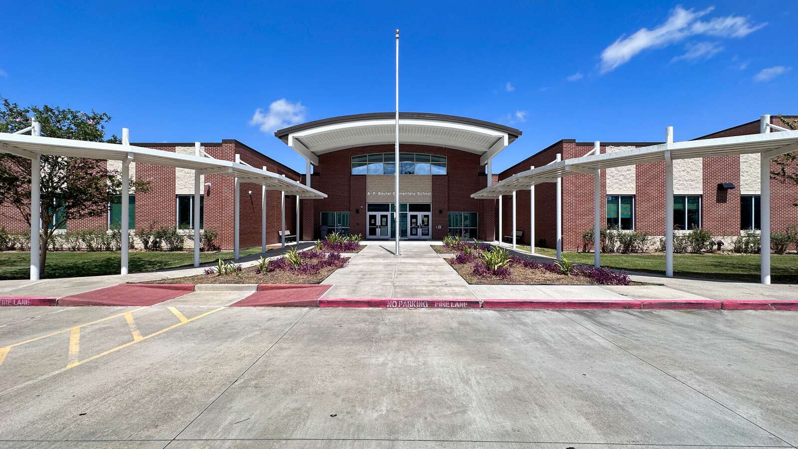 A. P. Beutel Elementary School in Lake Jackson Texas Hero Image