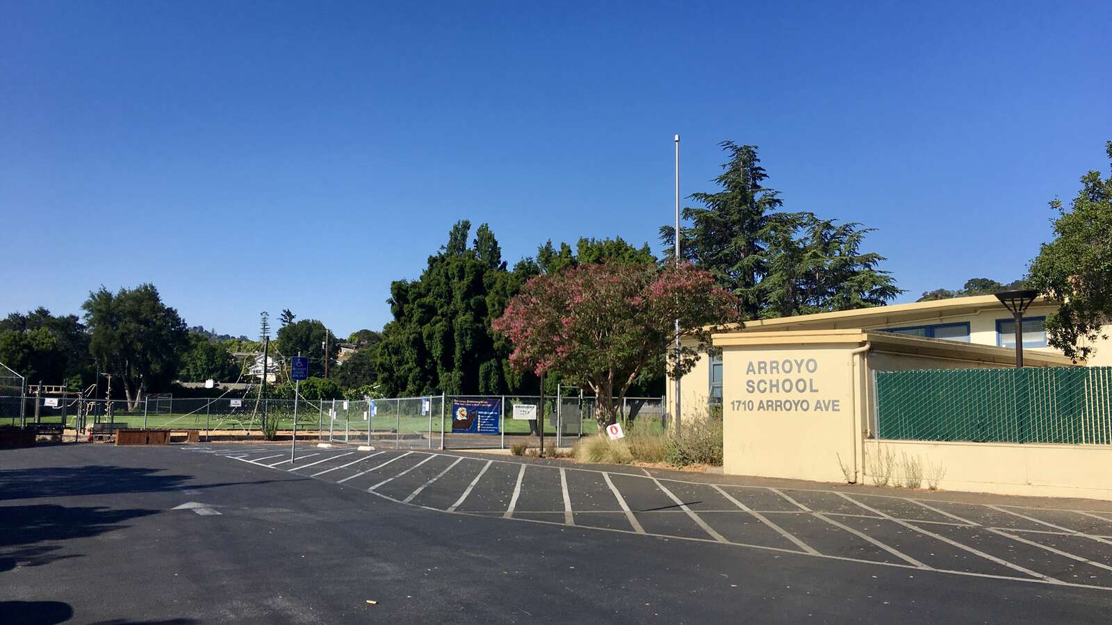 Arroyo Upper Elementary School in San Carlos California Hero Image