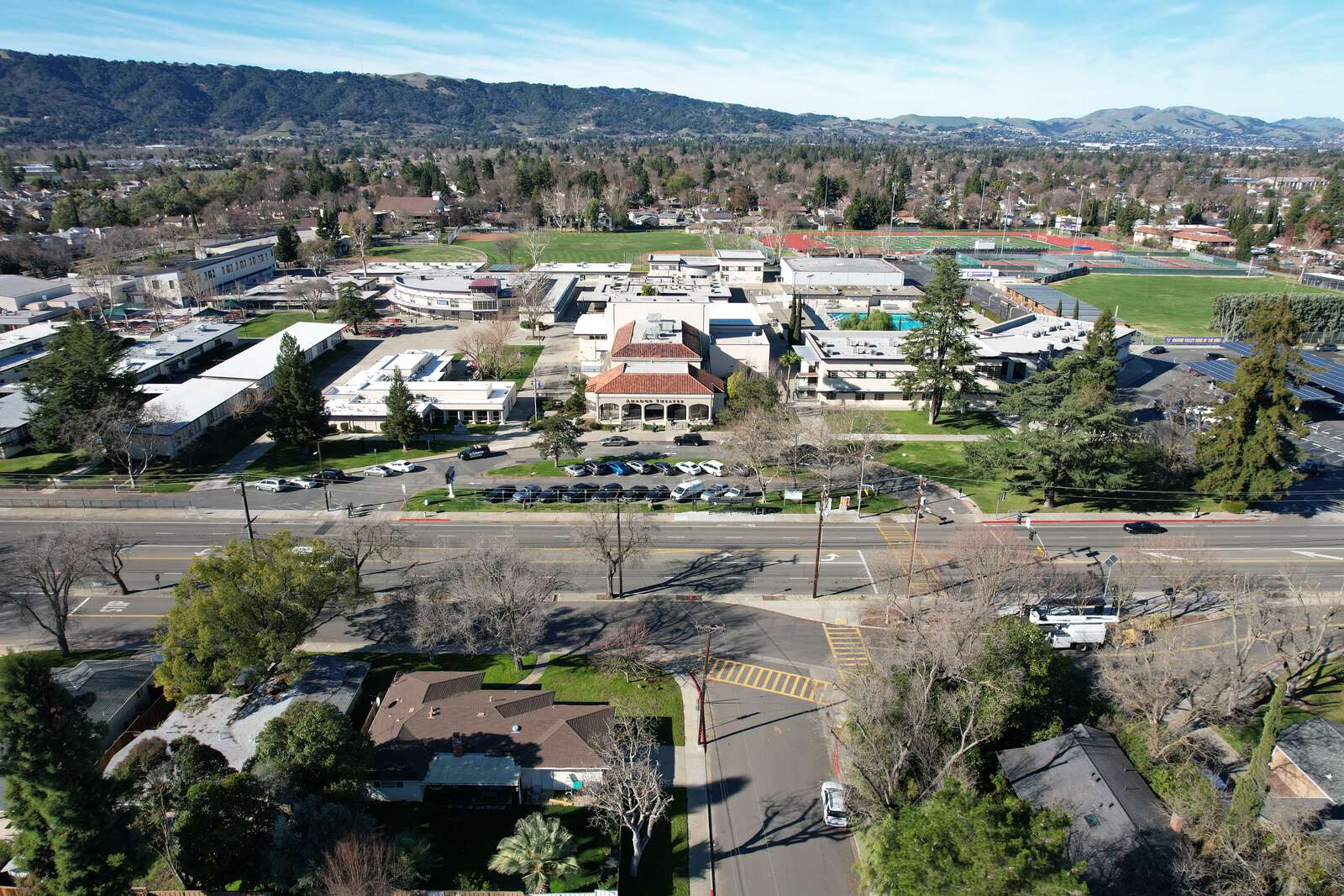 Amador Valley High School in Pleasanton California Hero Image