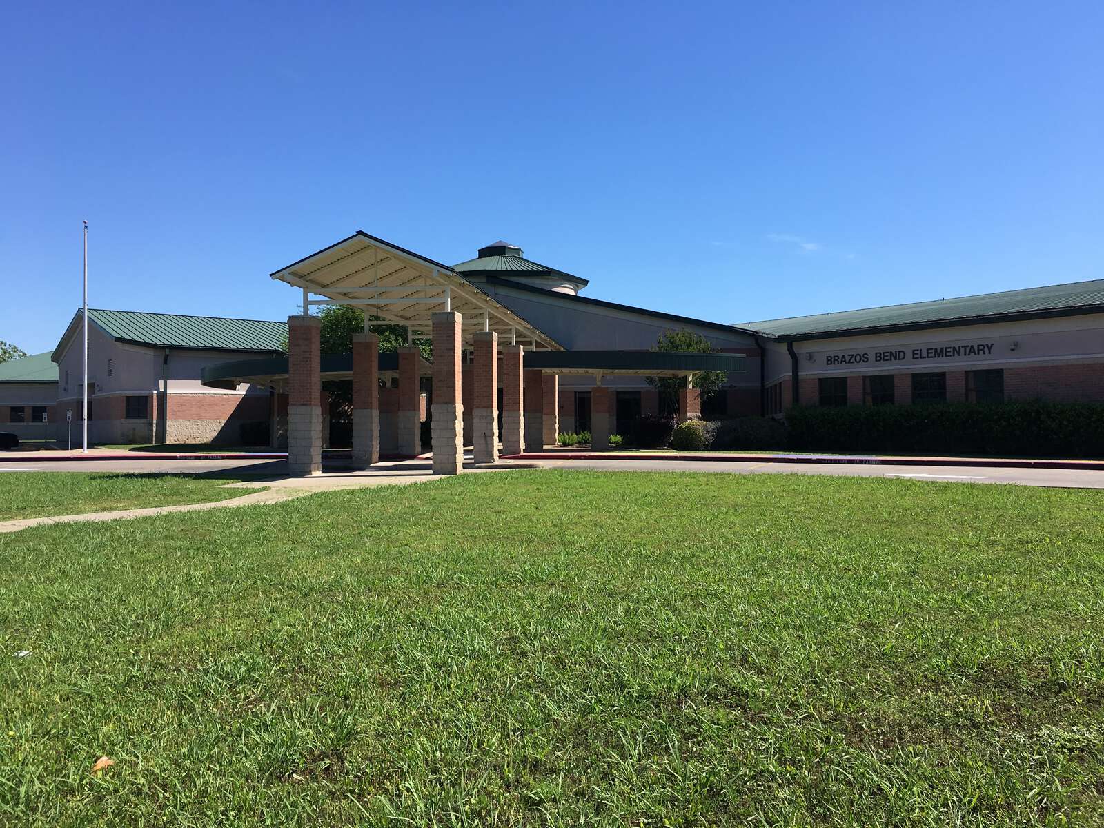 Brazos Bend Elementary School in Sugar Land Texas Hero Image