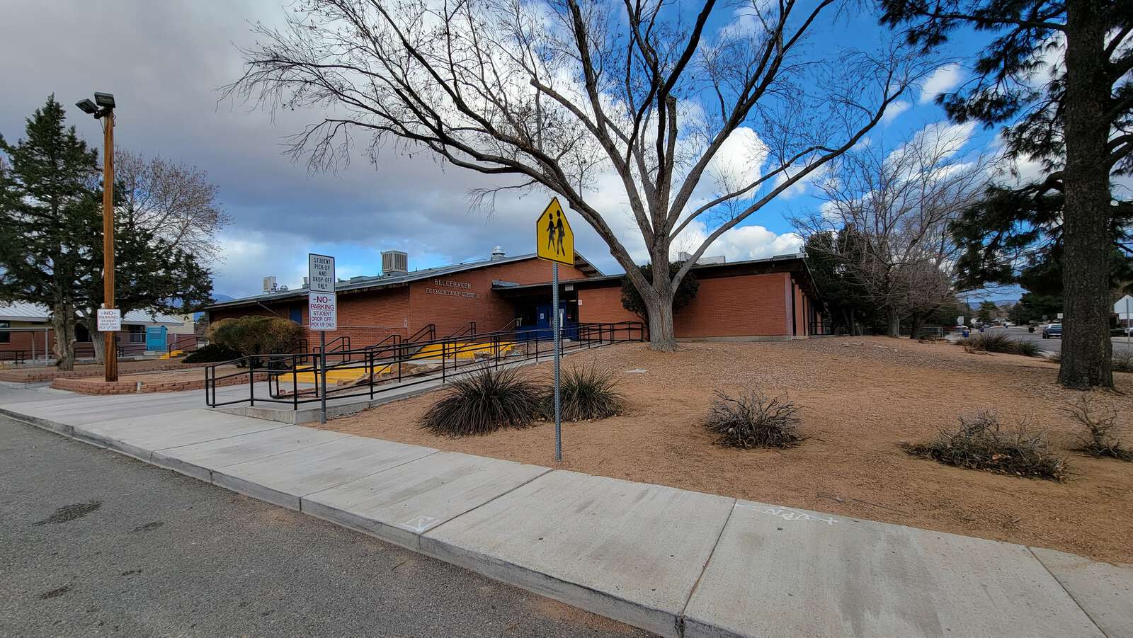 Bellehaven Elementary School in Albuquerque New Mexico Hero Image