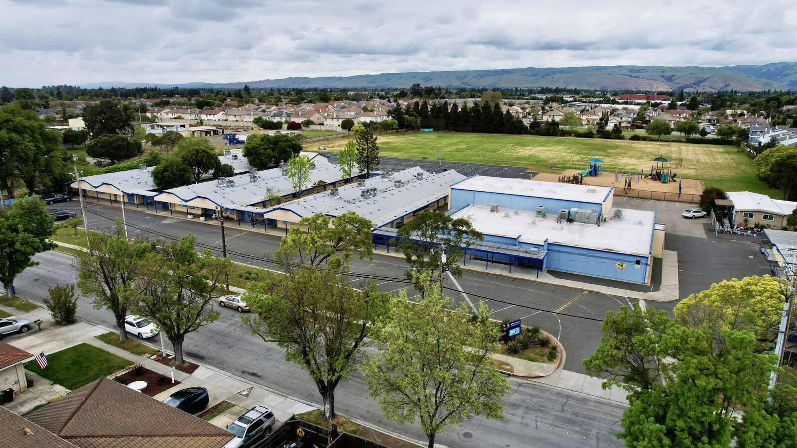 Birch Grove Intermediate  in Newark California Hero Image