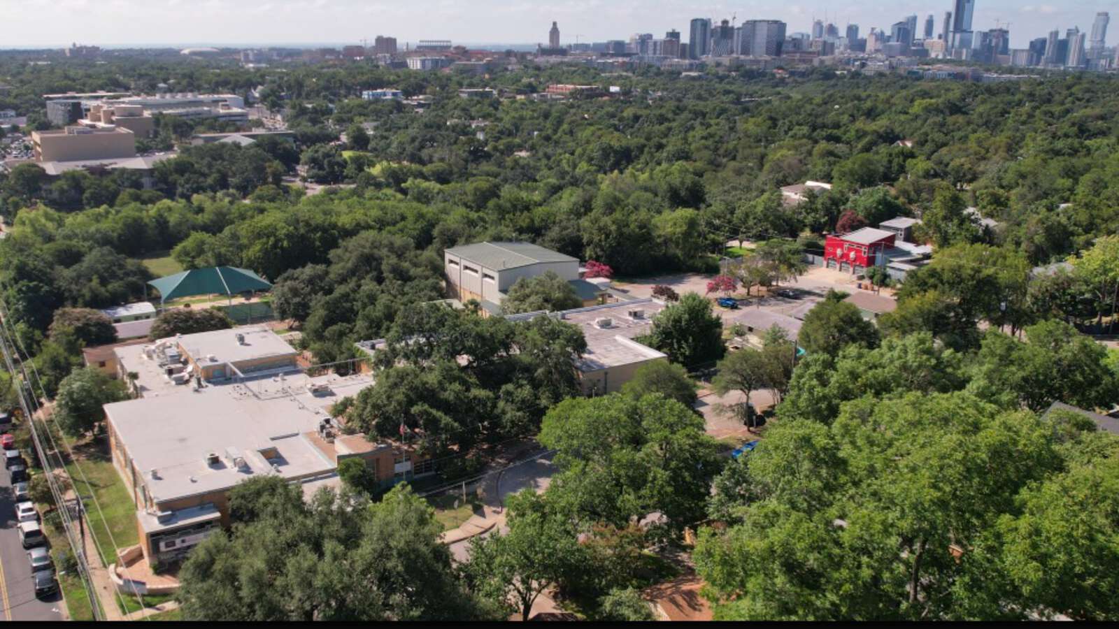 Bryker Woods Elementary School in Austin Texas Hero Image