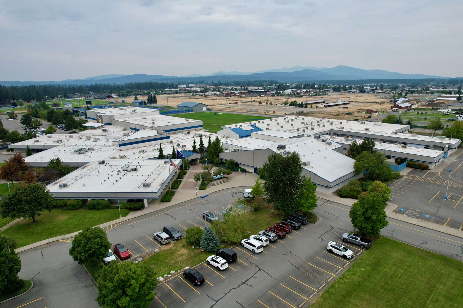 Coeur d'Alene High School in Coeur d' Alene Idaho Hero Image