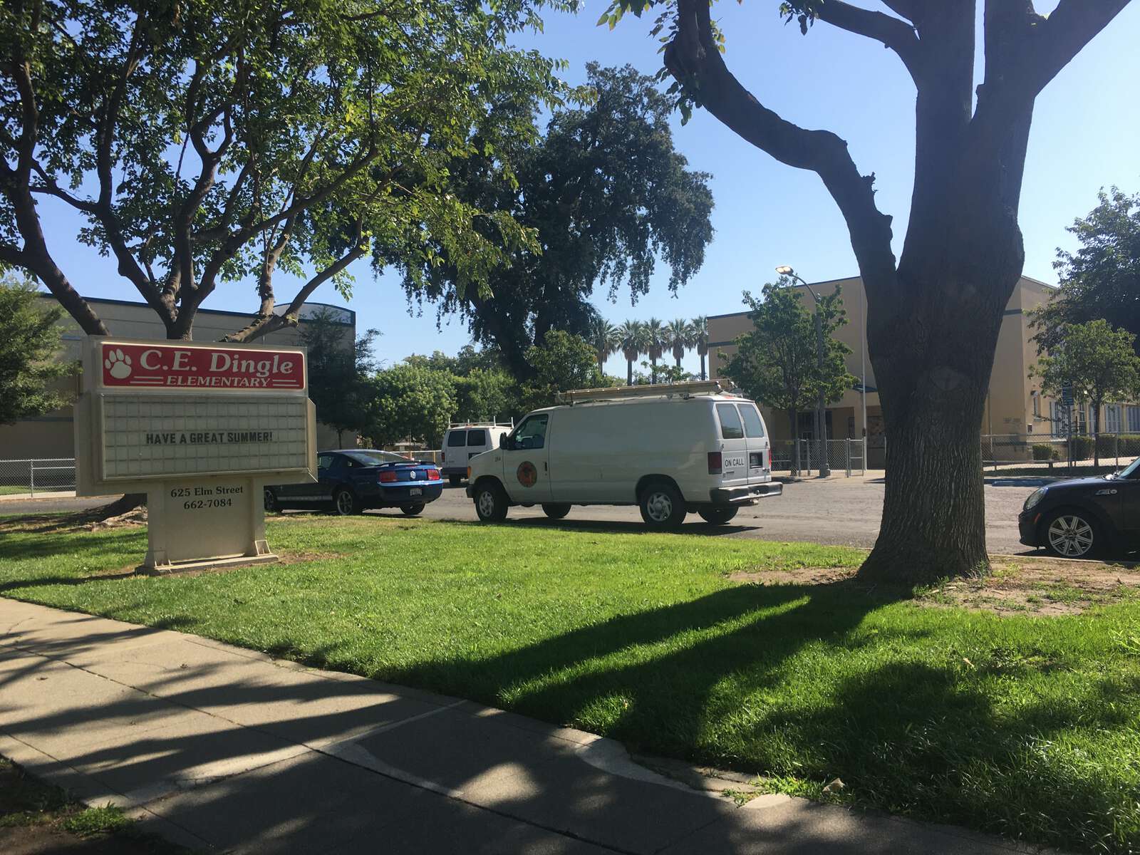 C.E. Dingle Elementary School in Woodland California Hero Image