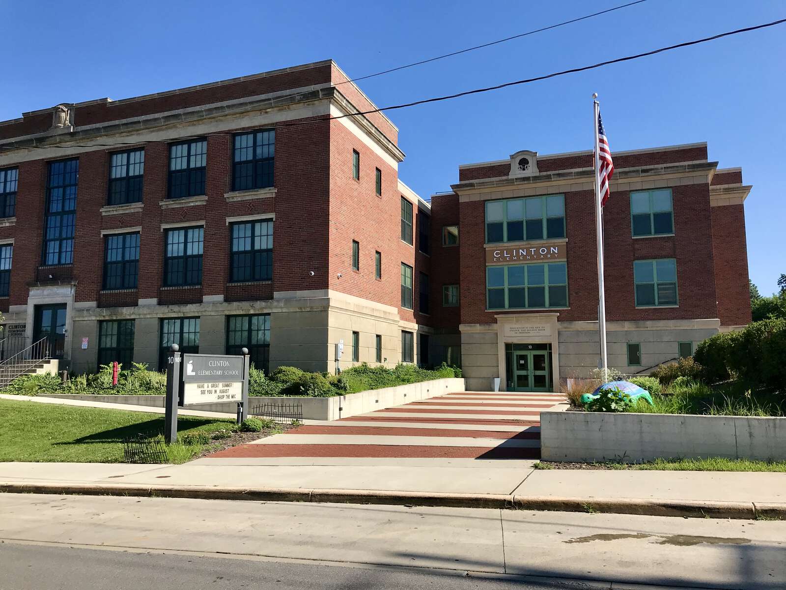 Clinton Elementary School in Columbus Ohio Hero Image