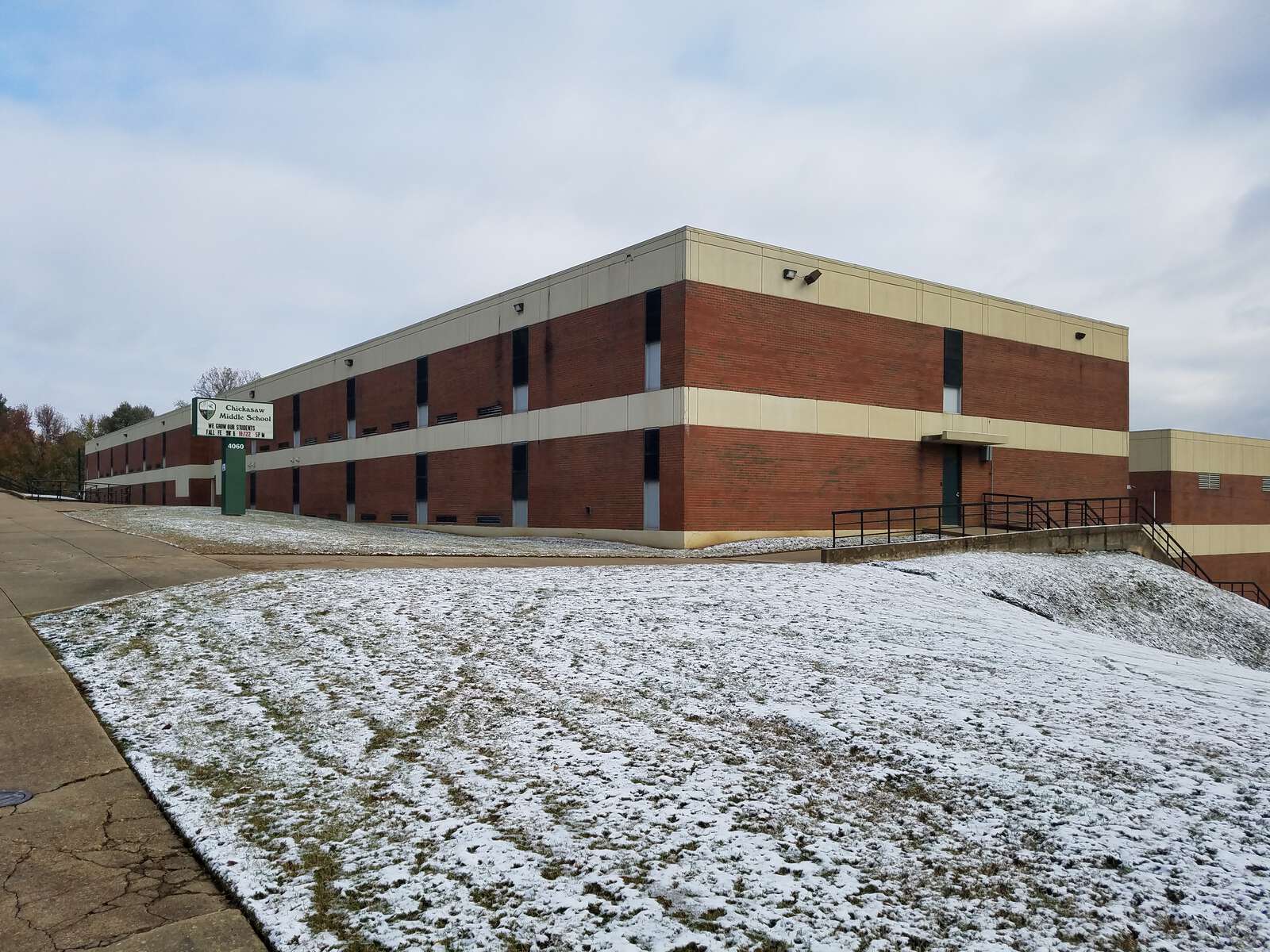 Chickasaw Middle School in Memphis Tennessee Hero Image
