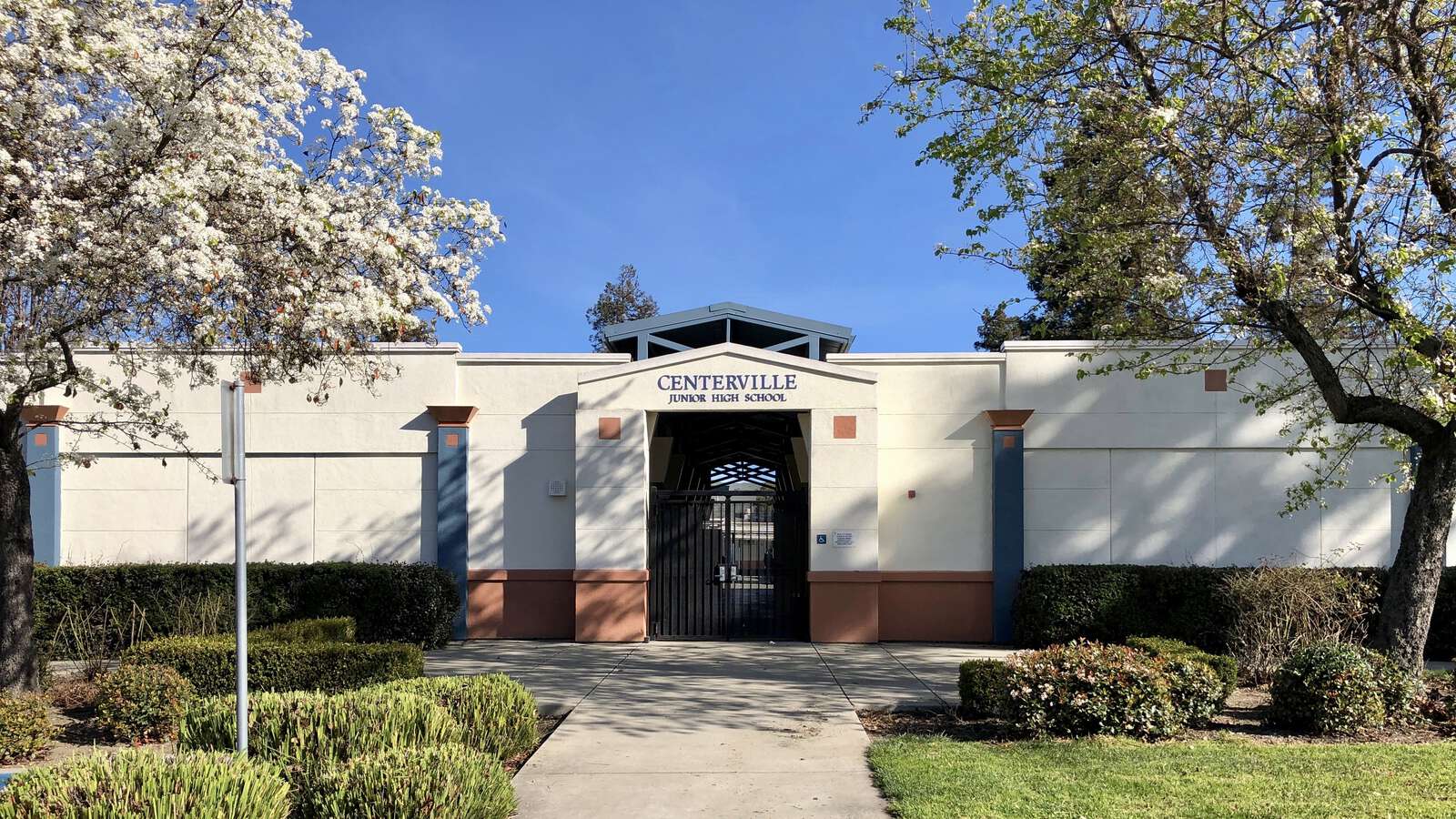 Centerville Middle School (FUSD) in Fremont California Hero Image