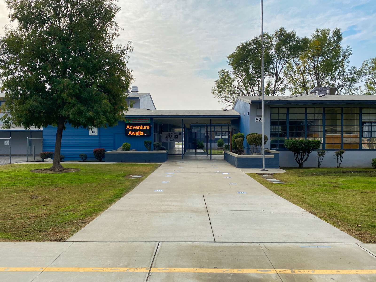 Casa Loma Elementary in Bakersfield California Hero Image