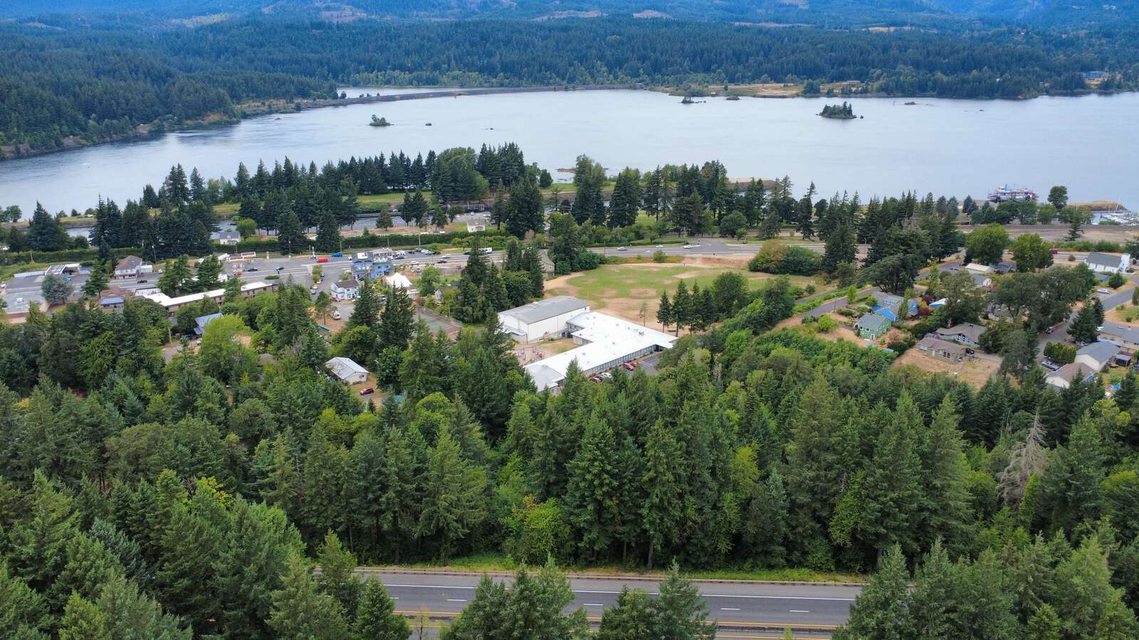 Cascade Locks Elementary School in Cascade Locks Oregon Hero Image